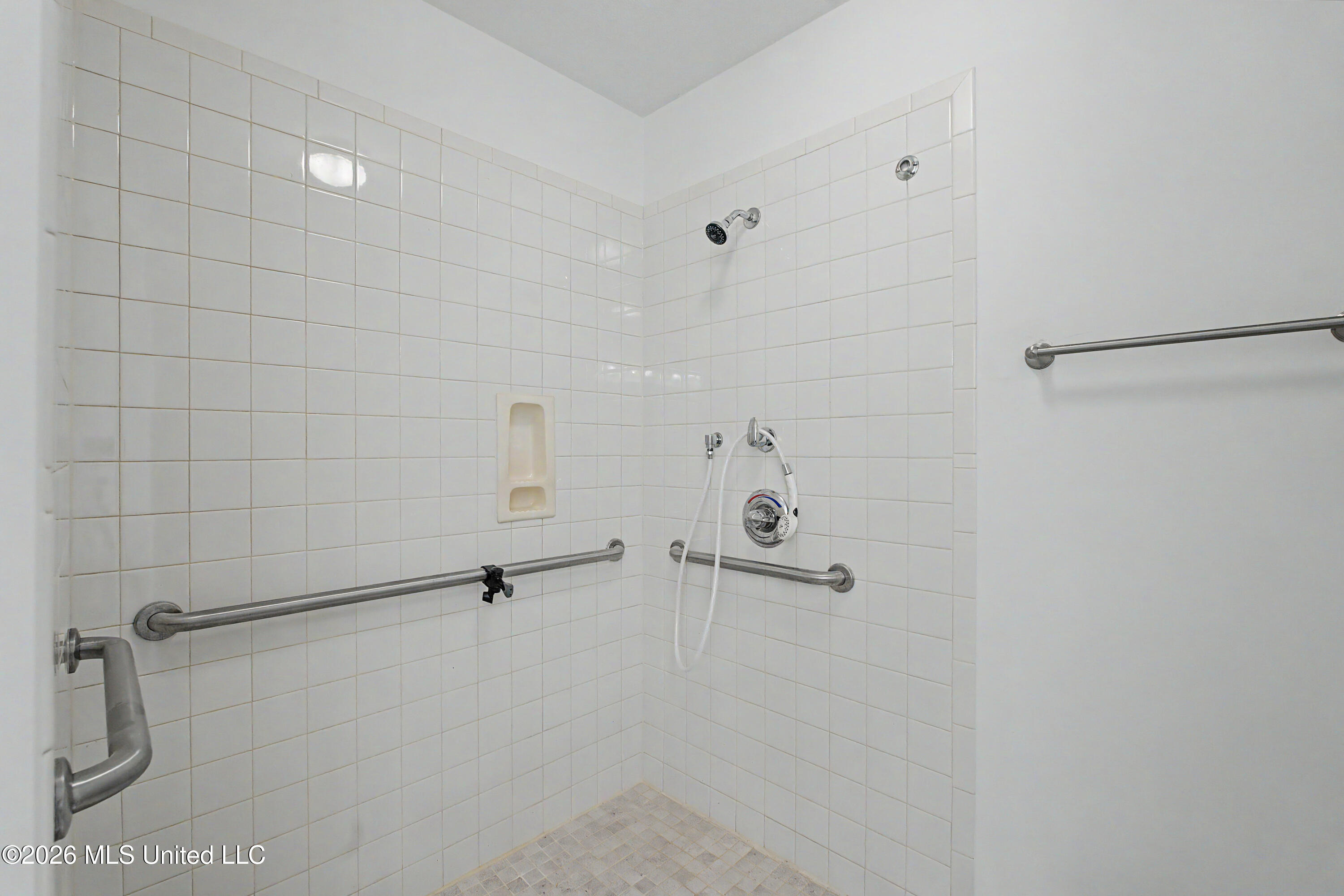 7681 Walnut Glen Drive Property Photo 24