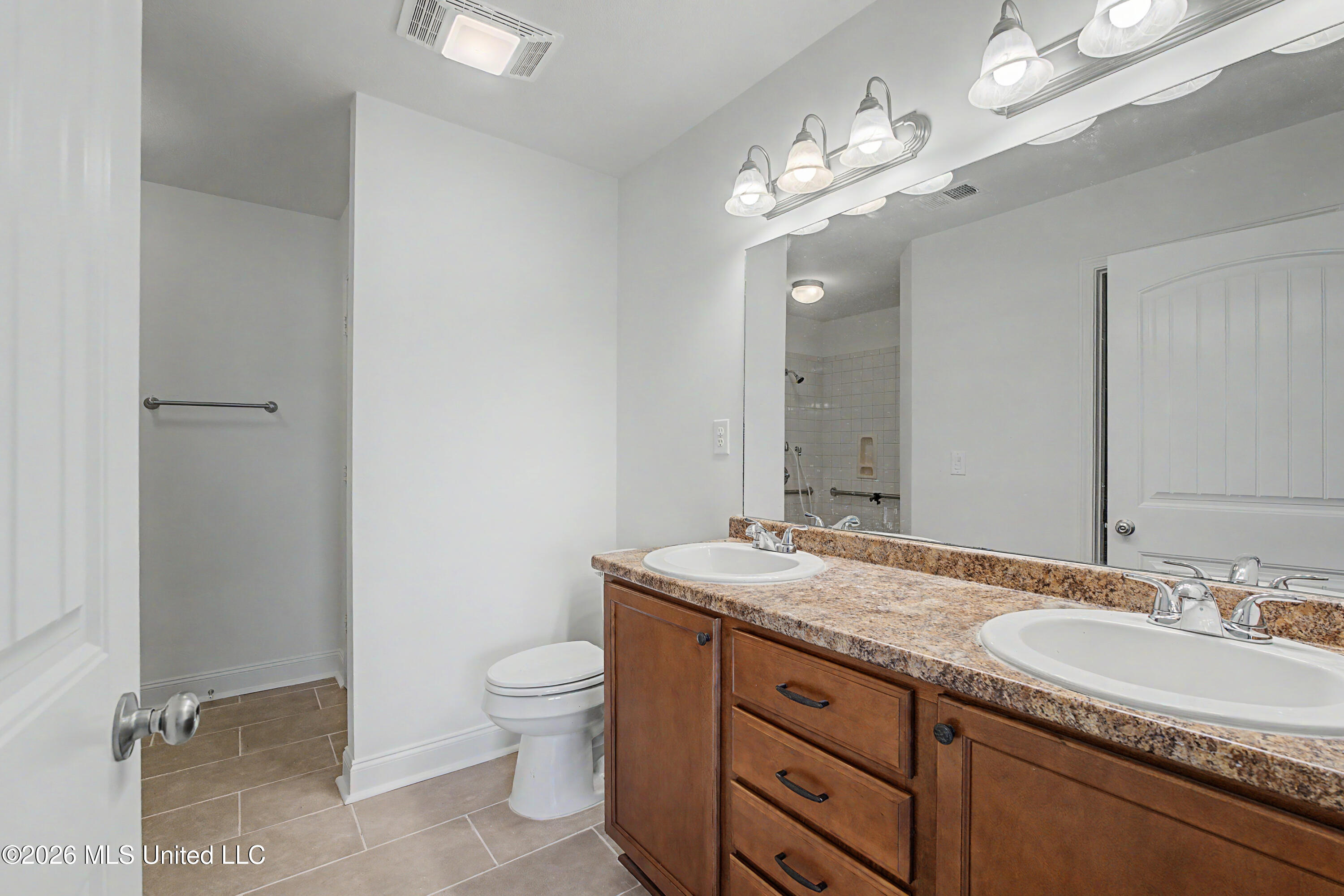 7681 Walnut Glen Drive Property Photo 25