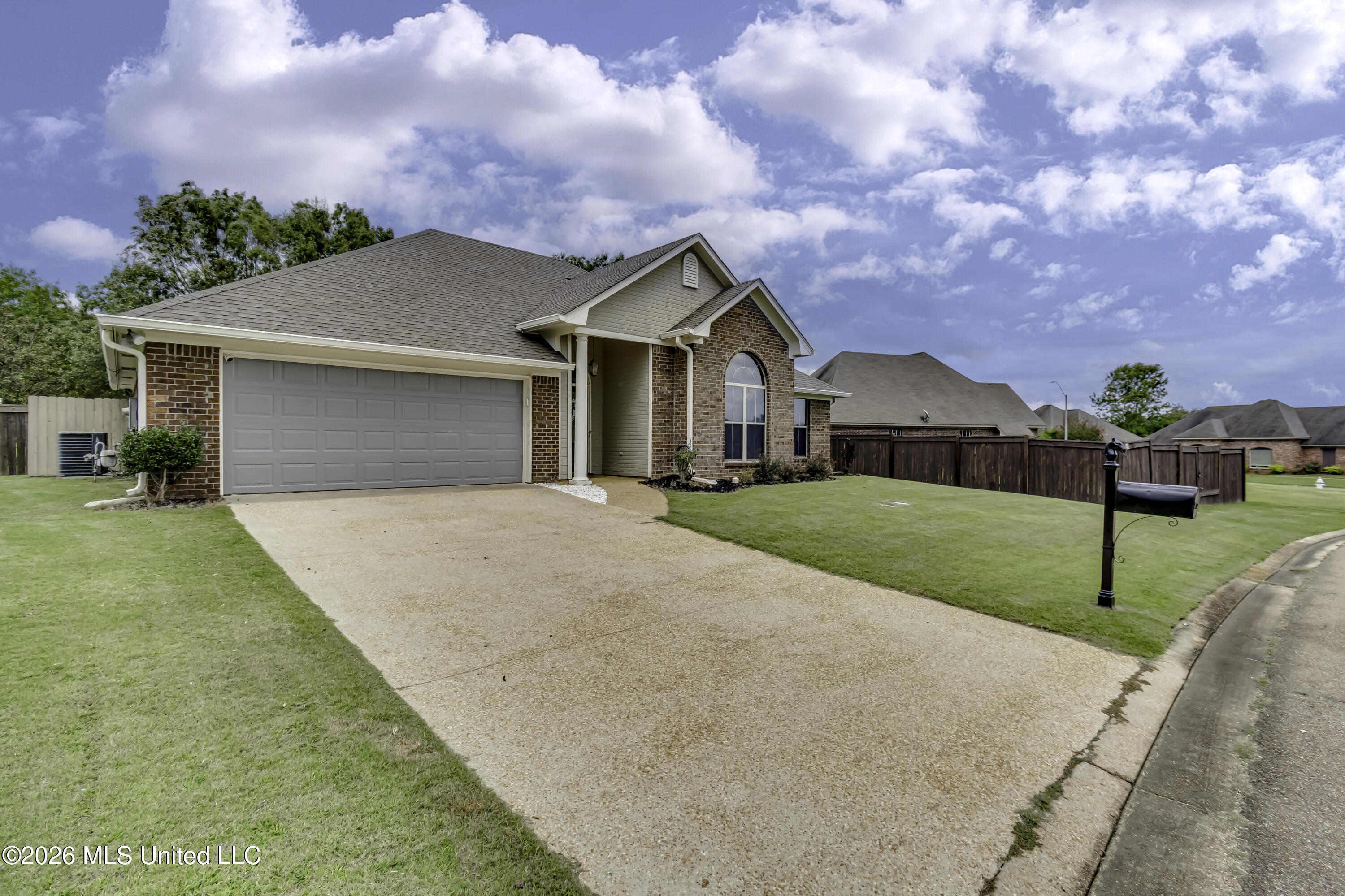 802 Cottonridge Drive Property Photo 6