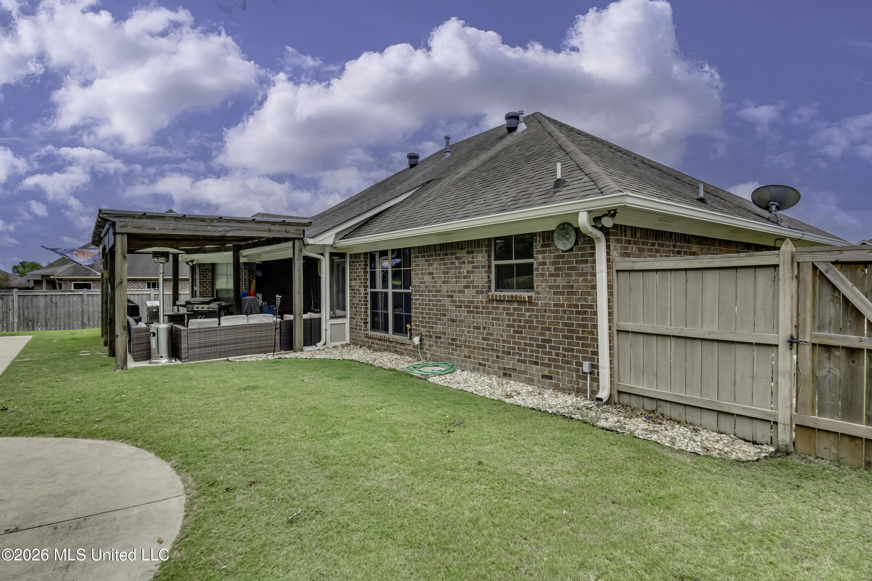 802 Cottonridge Drive Property Photo 9