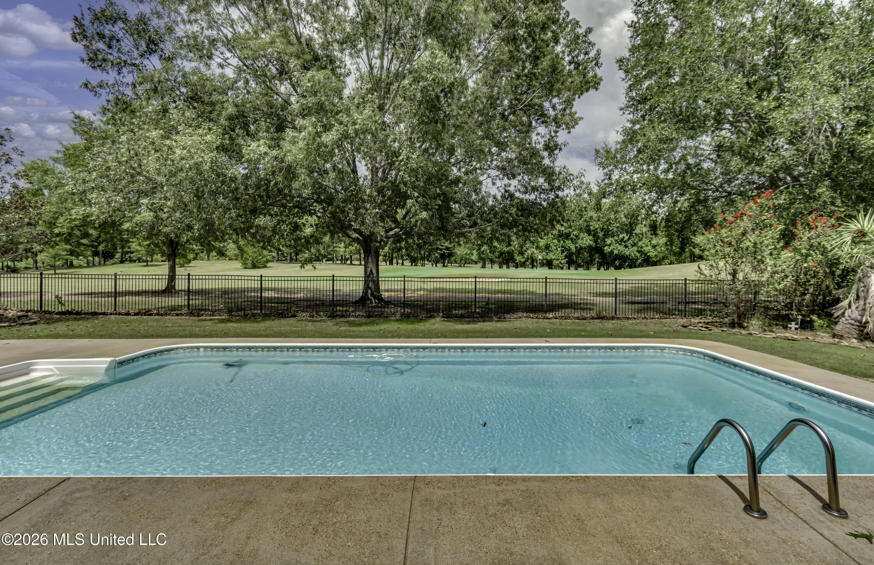 802 Cottonridge Drive Property Photo 19