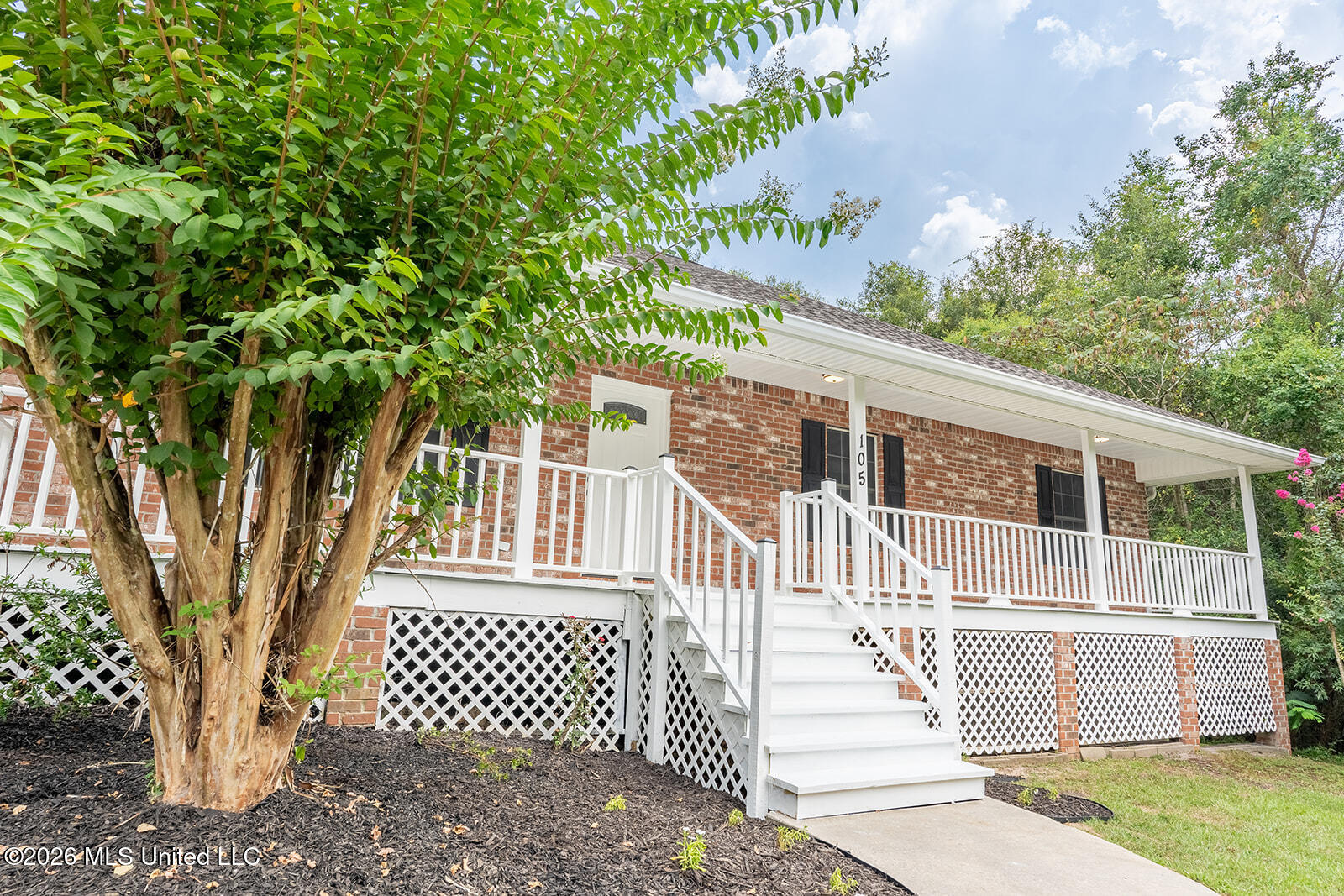 105 W Sunnybrook Road Property Photo 3