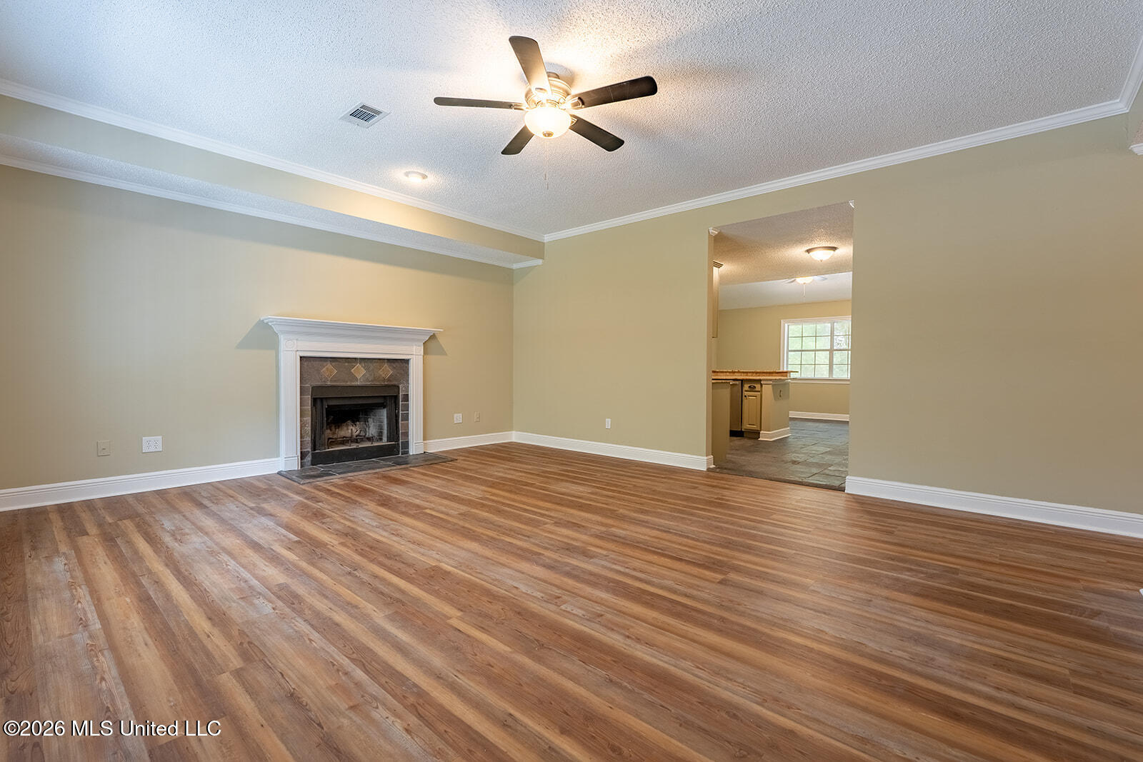 105 W Sunnybrook Road Property Photo 8