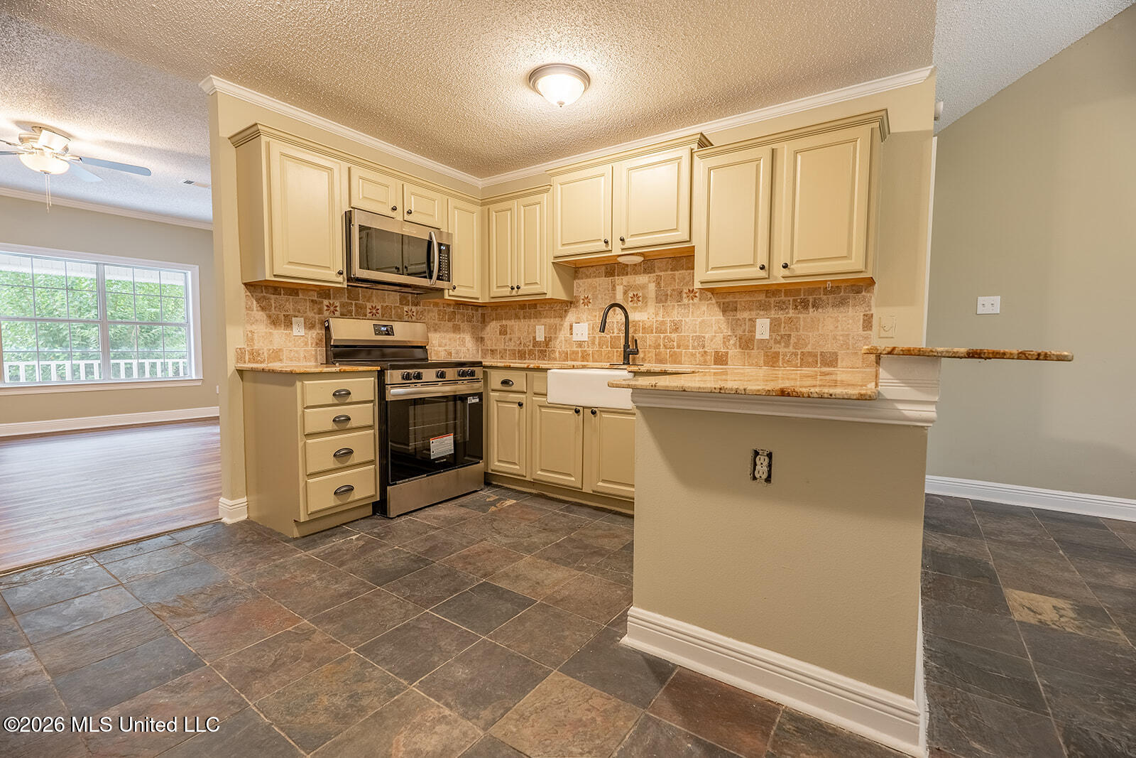 105 W Sunnybrook Road Property Photo 12