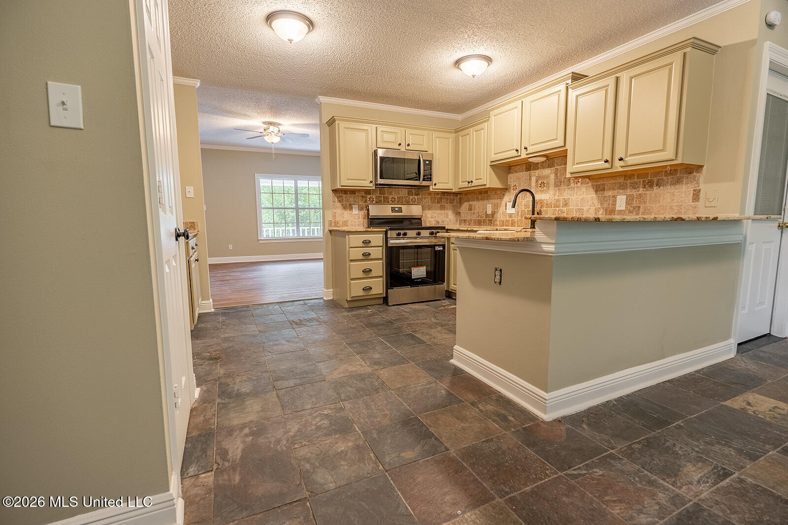 105 W Sunnybrook Road Property Photo 13