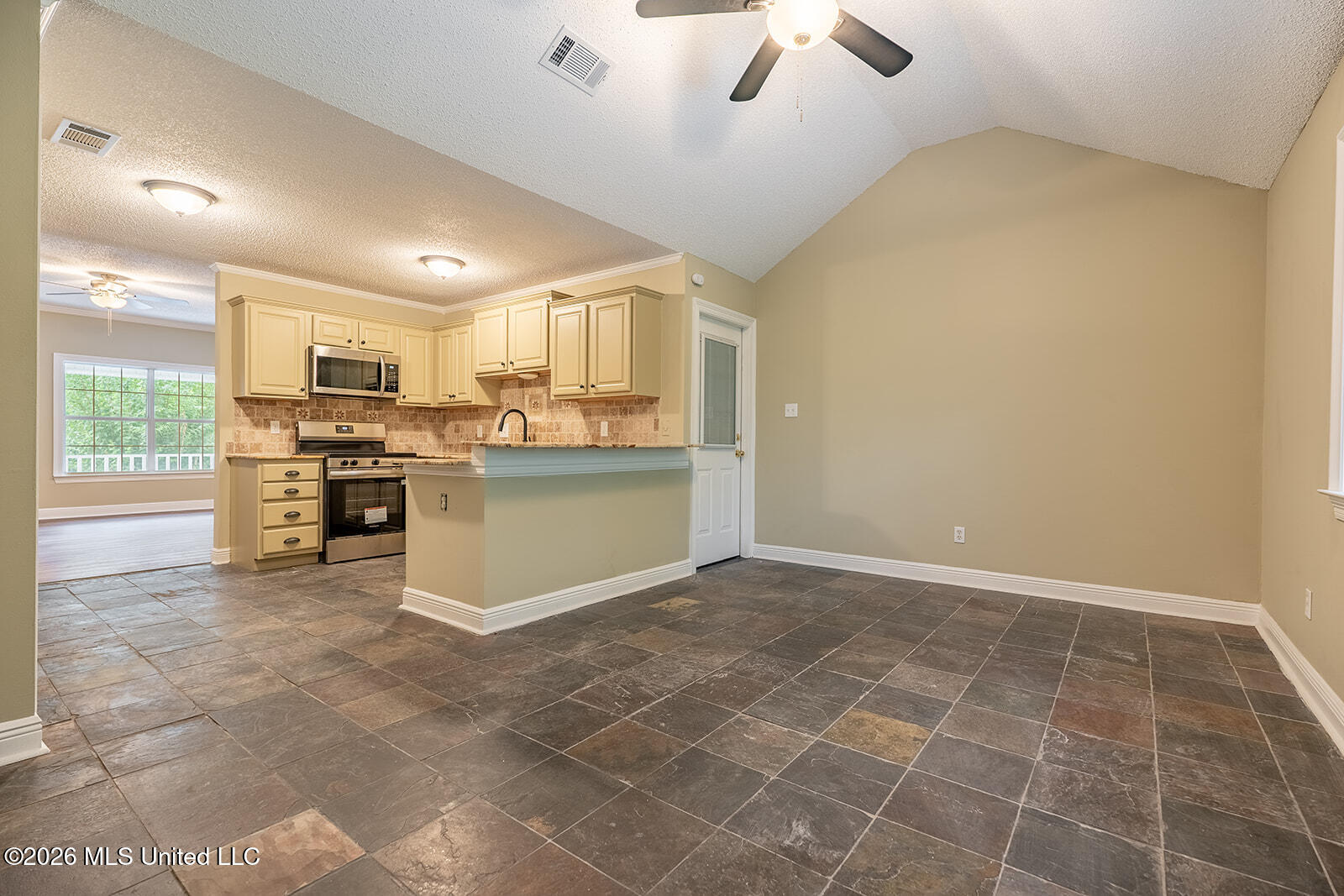 105 W Sunnybrook Road Property Photo 17