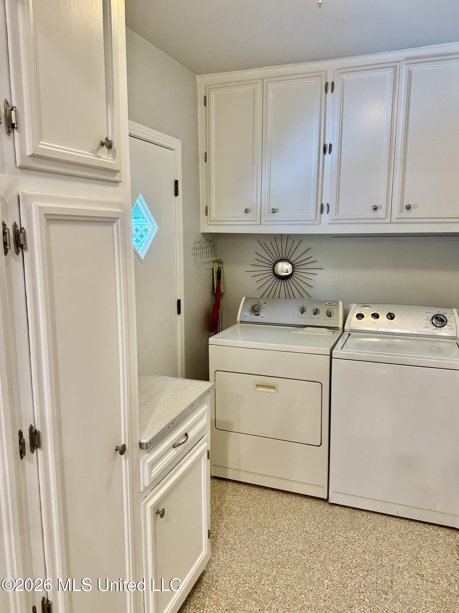 30 Oakhurst Drive Property Photo 2