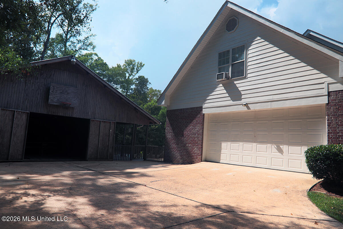 2230 Wildwood Drive Property Photo 15