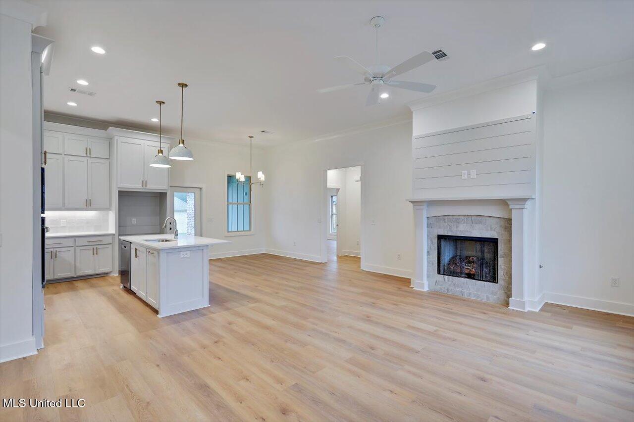 120 Willow Way Property Photo 7