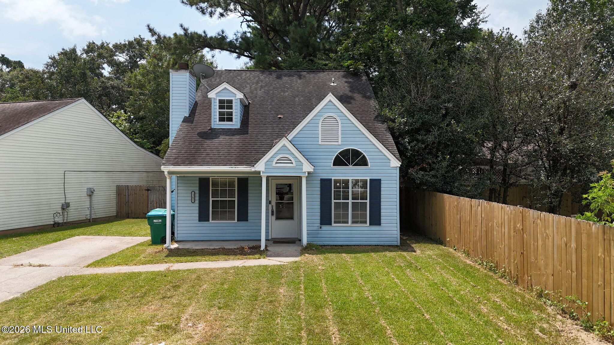 13485 Windridge Drive Property Photo 2