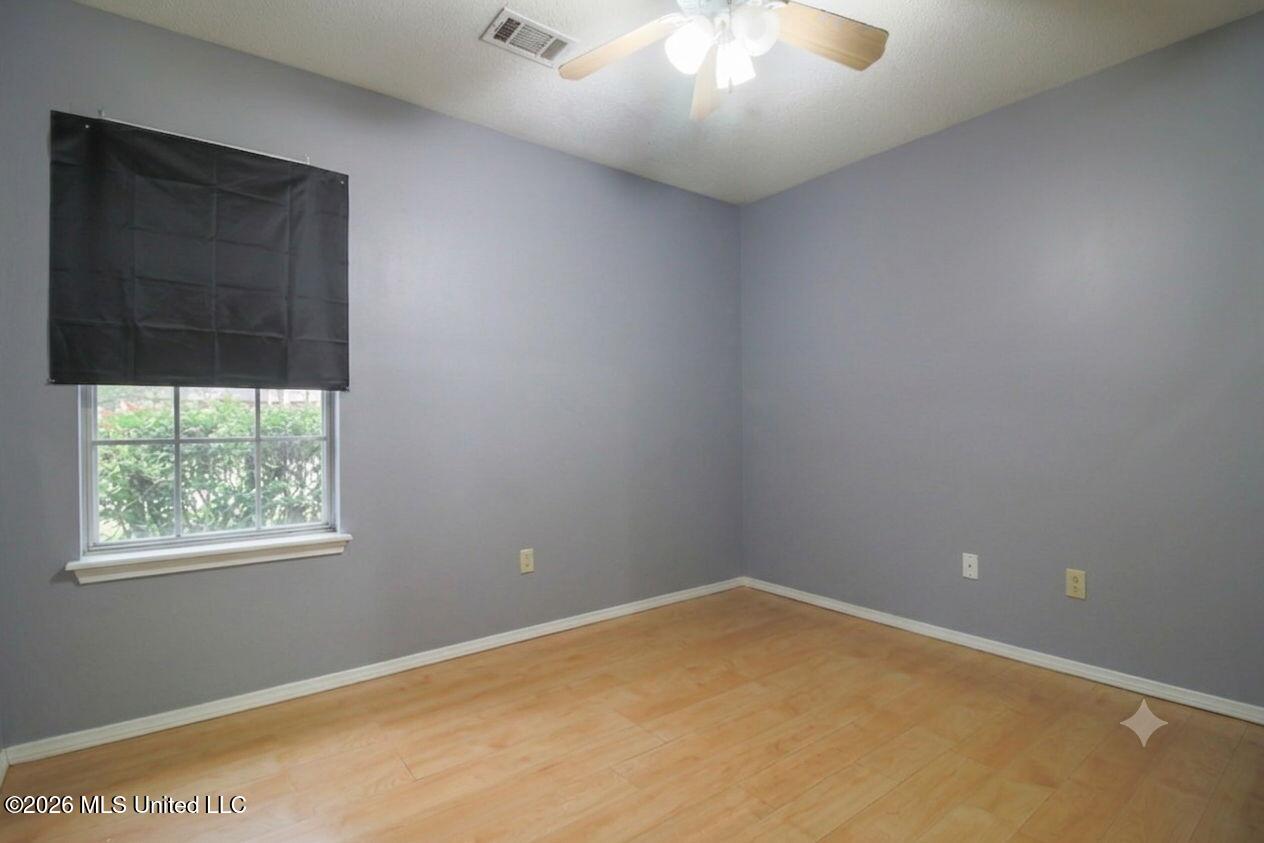 13485 Windridge Drive Property Photo 12