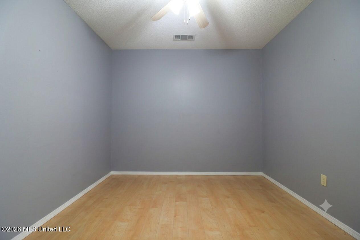 13485 Windridge Drive Property Photo 14