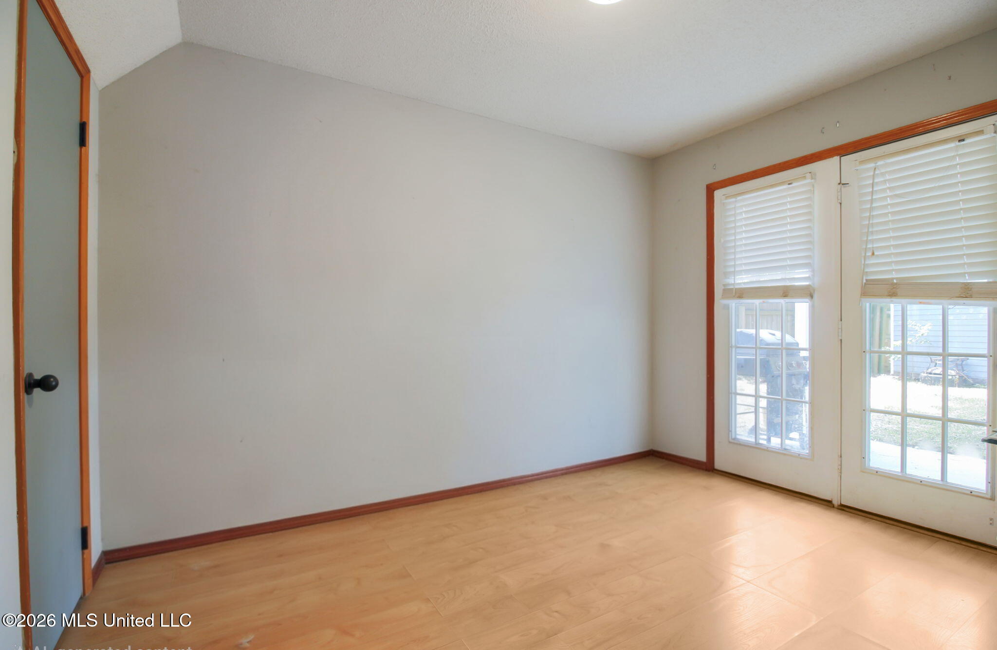 13485 Windridge Drive Property Photo 15
