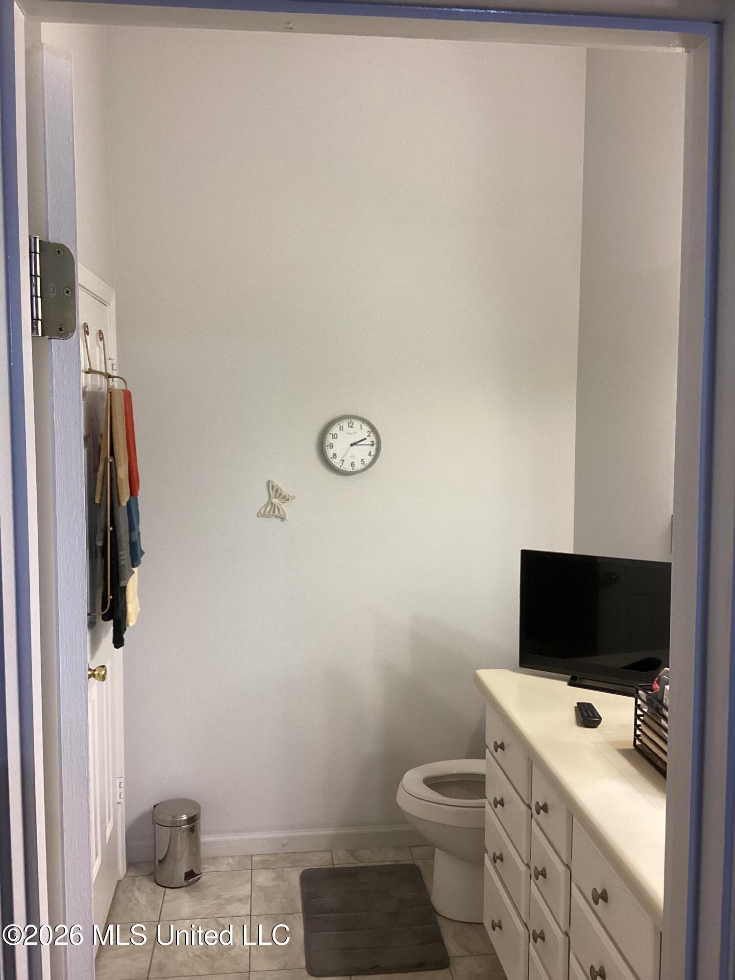 6850 Hickory Crest Drive Property Photo 12