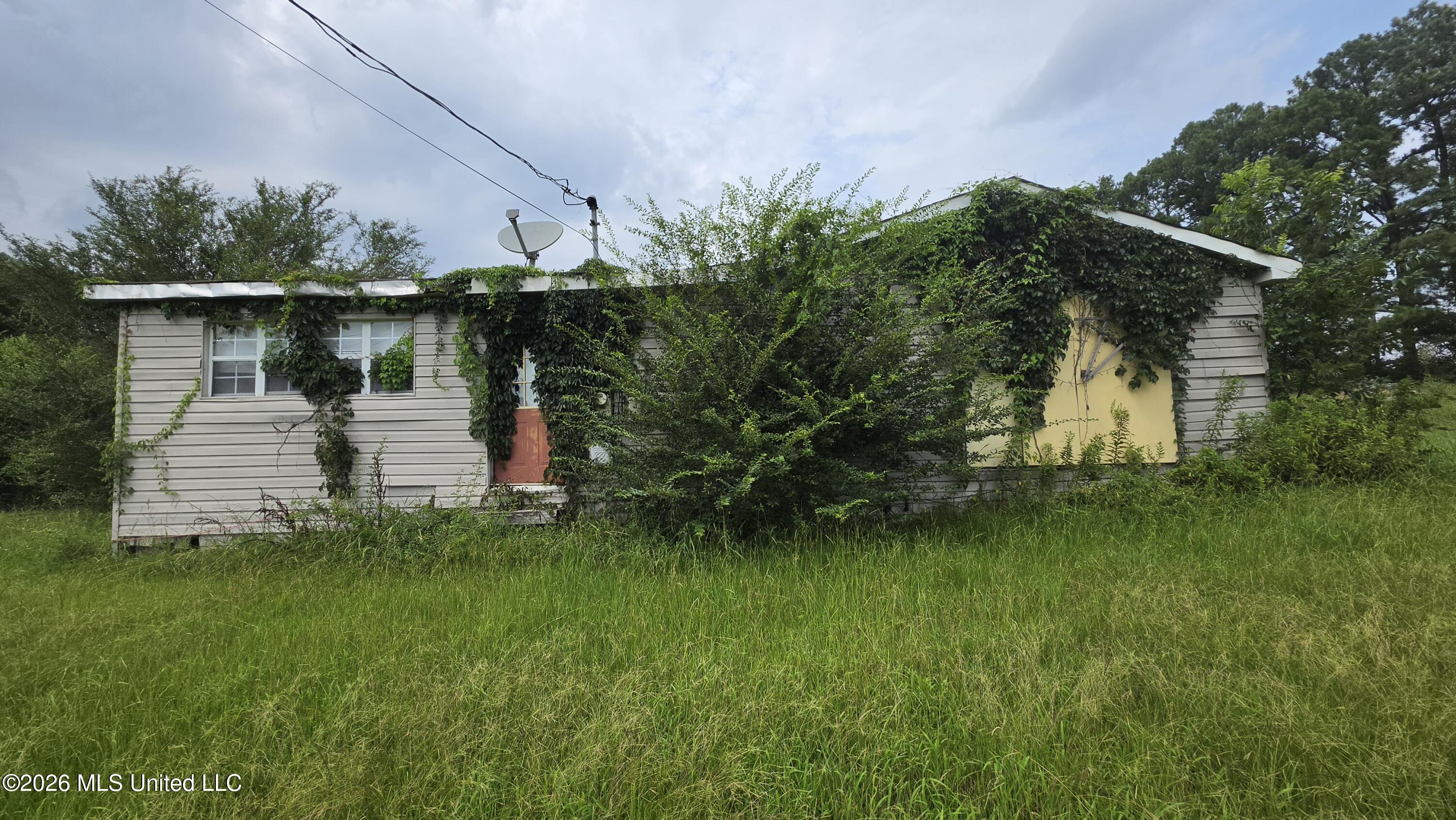 883 N Highway 309 Property Photo 2