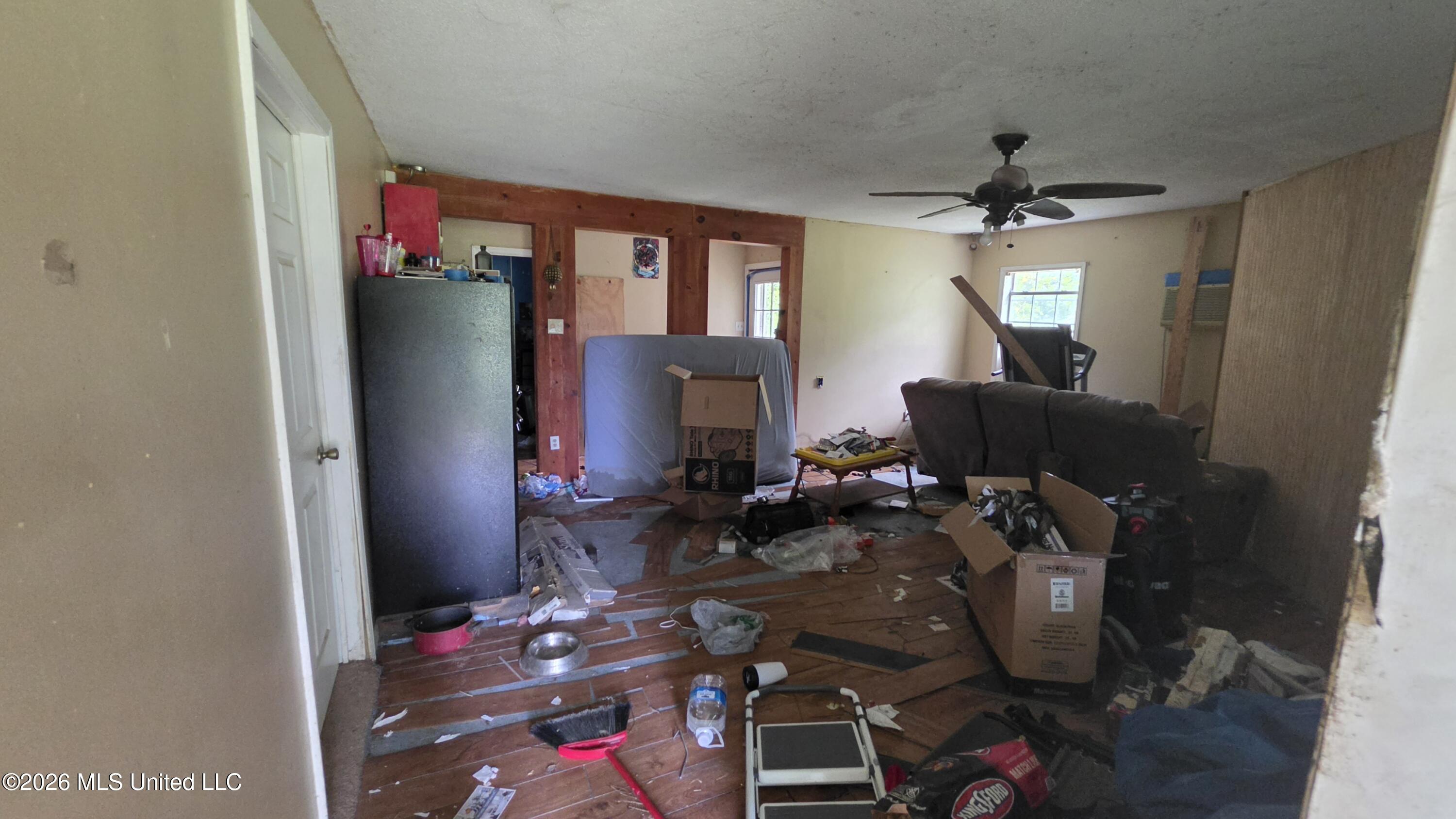 883 N Highway 309 Property Photo 3