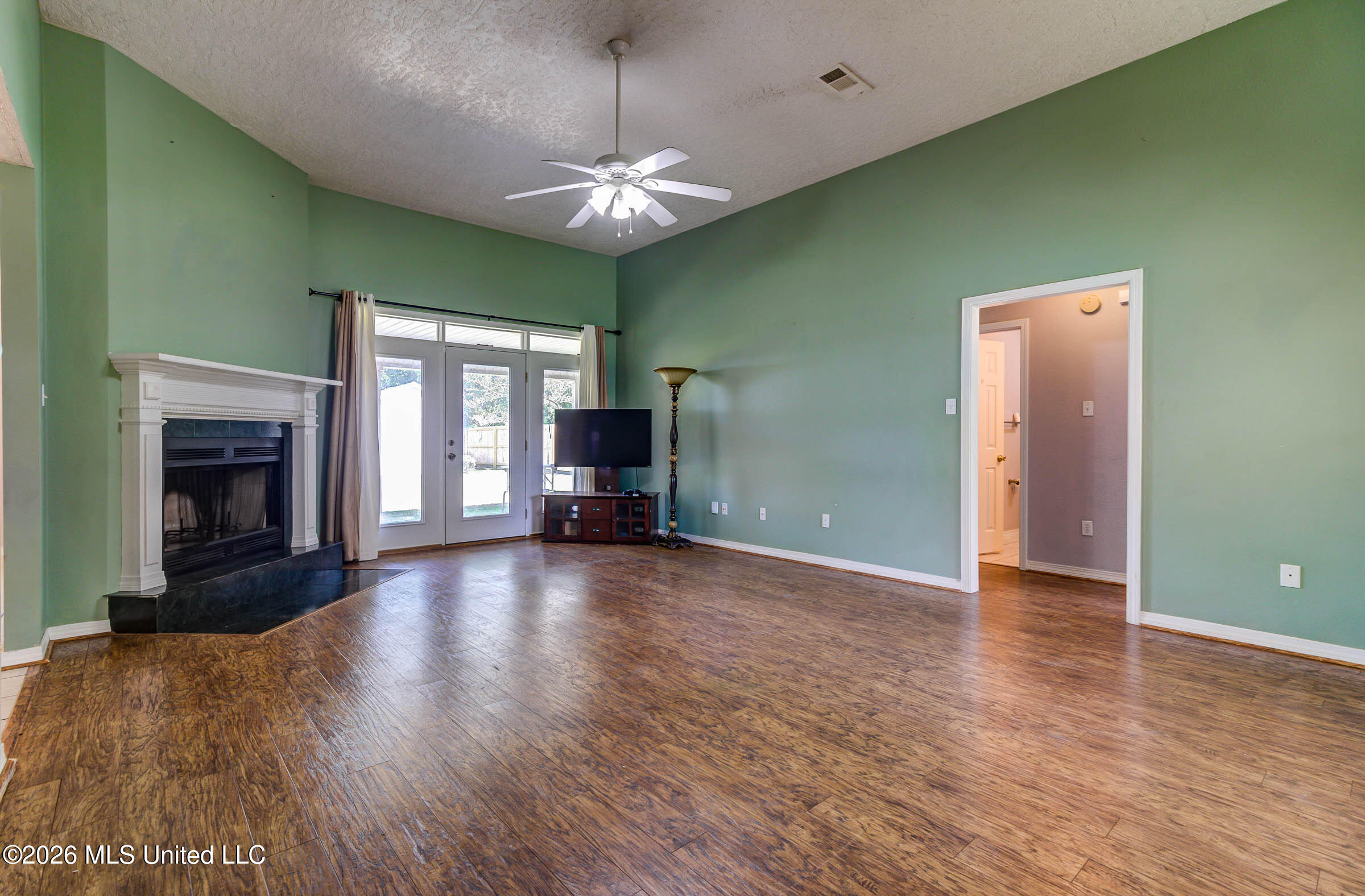 3424 N 9th Street Property Photo 4