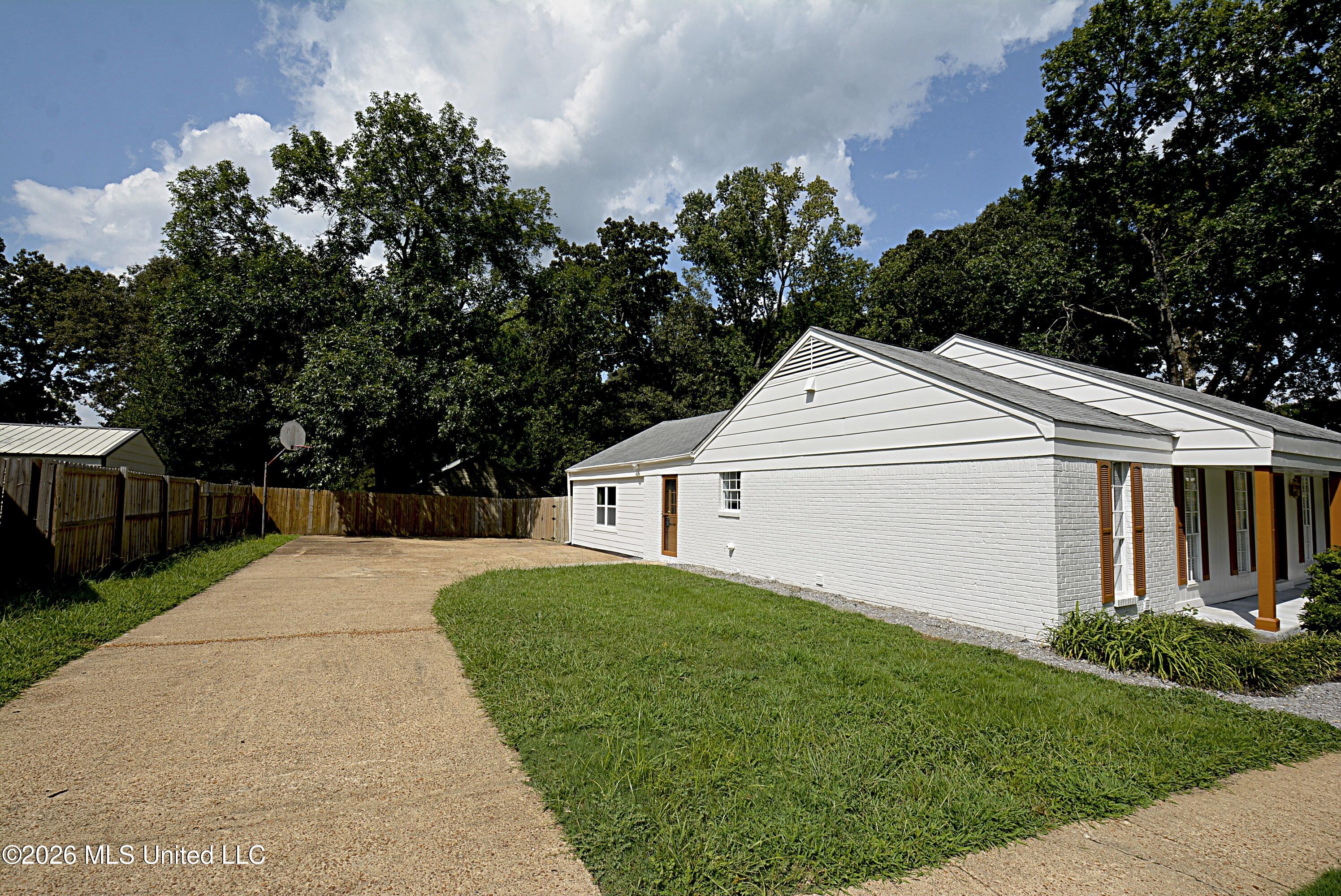 4490 S Big Horn Drive Property Photo 3