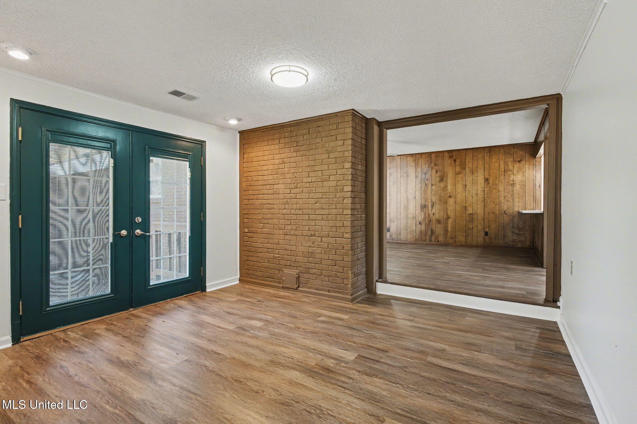 4490 S Big Horn Drive Property Photo 14