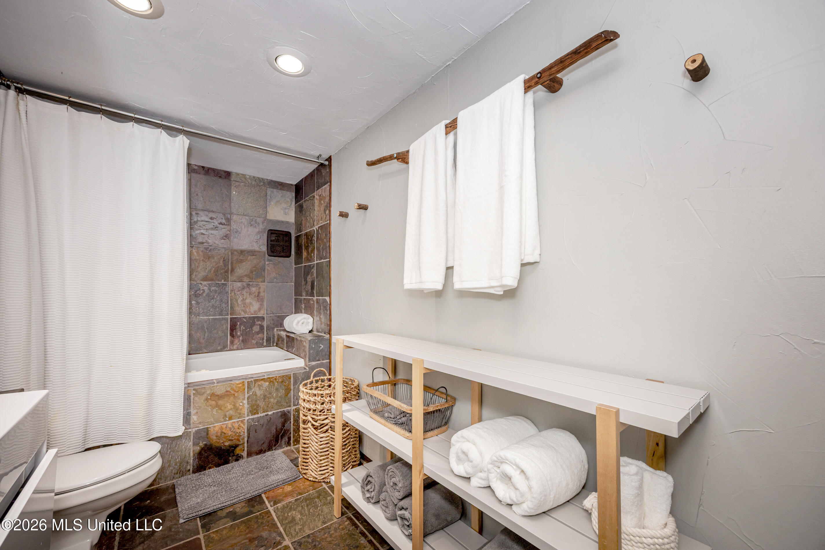 1103 Le Voyageur Drive Property Photo 83