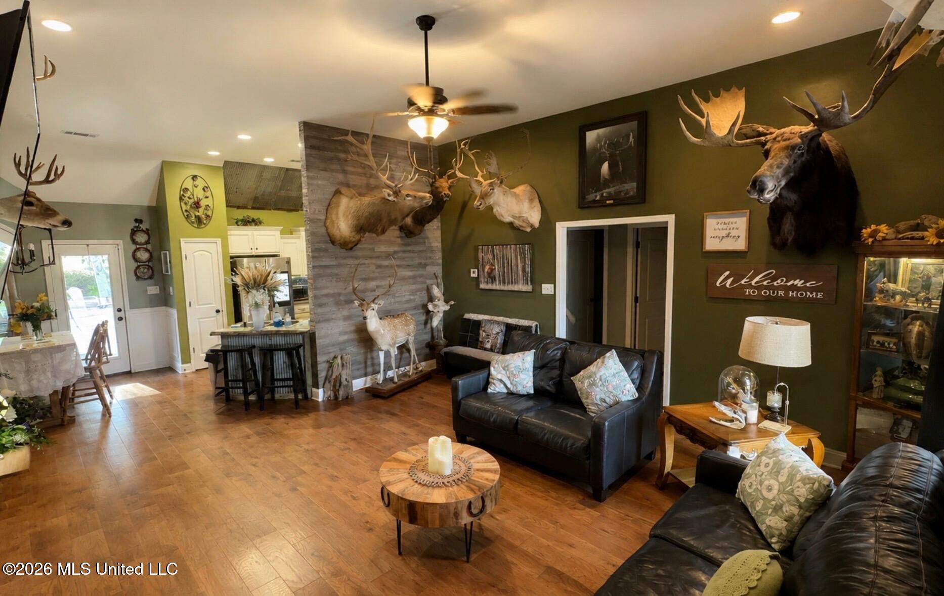 104 Creekside Drive Property Photo 8