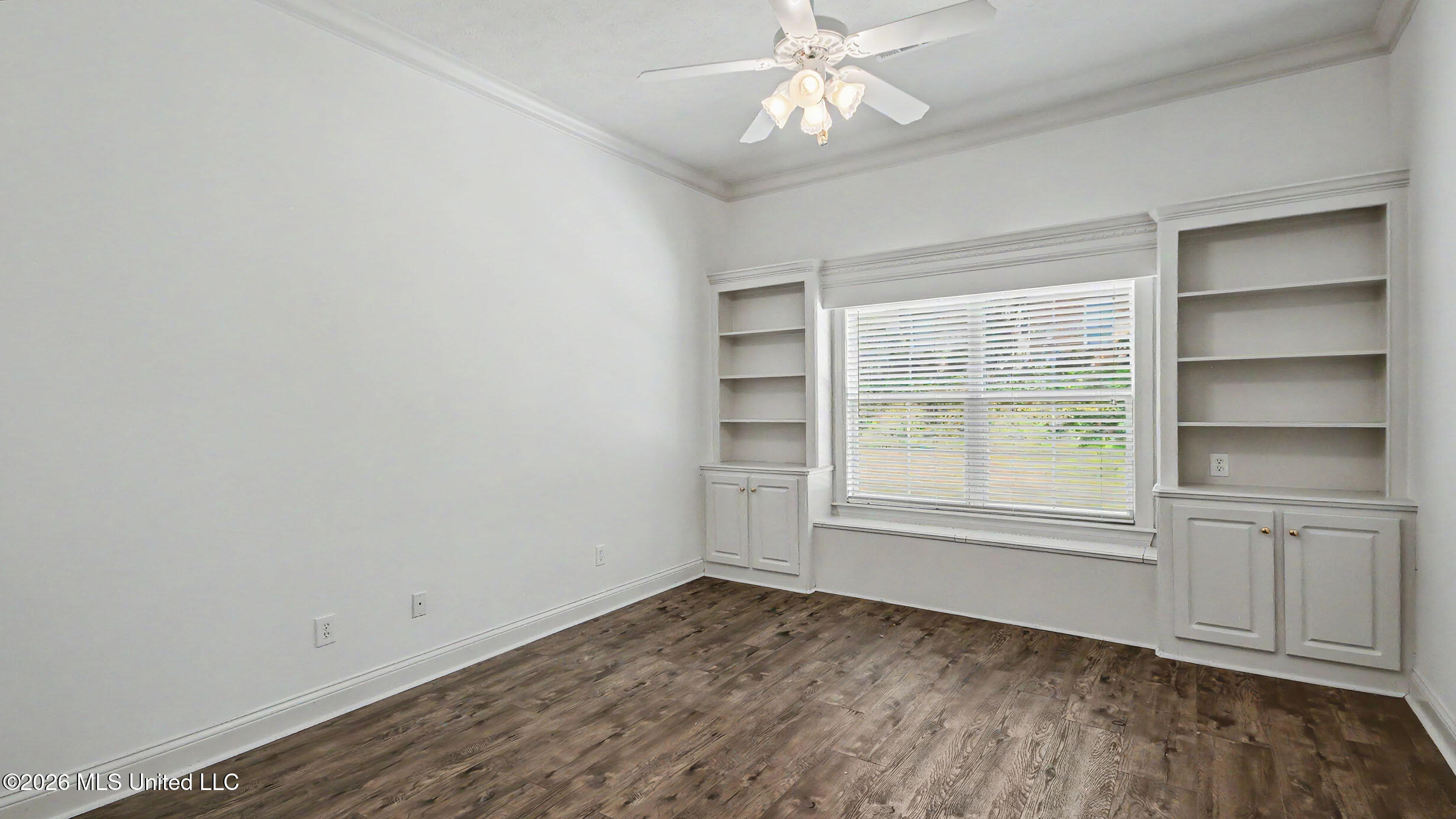 101 Chianti Cove Property Photo 43