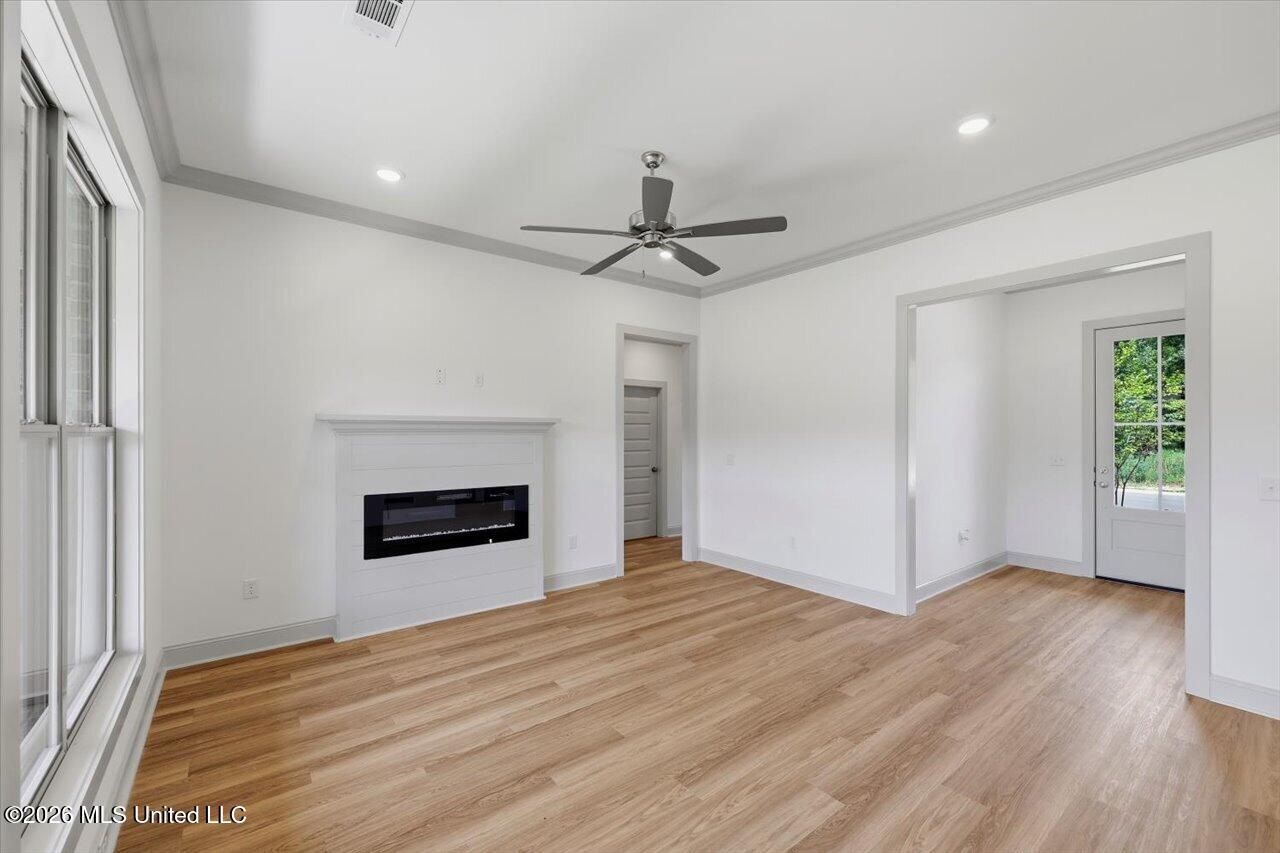 138 Stapleton Drive Property Photo 6
