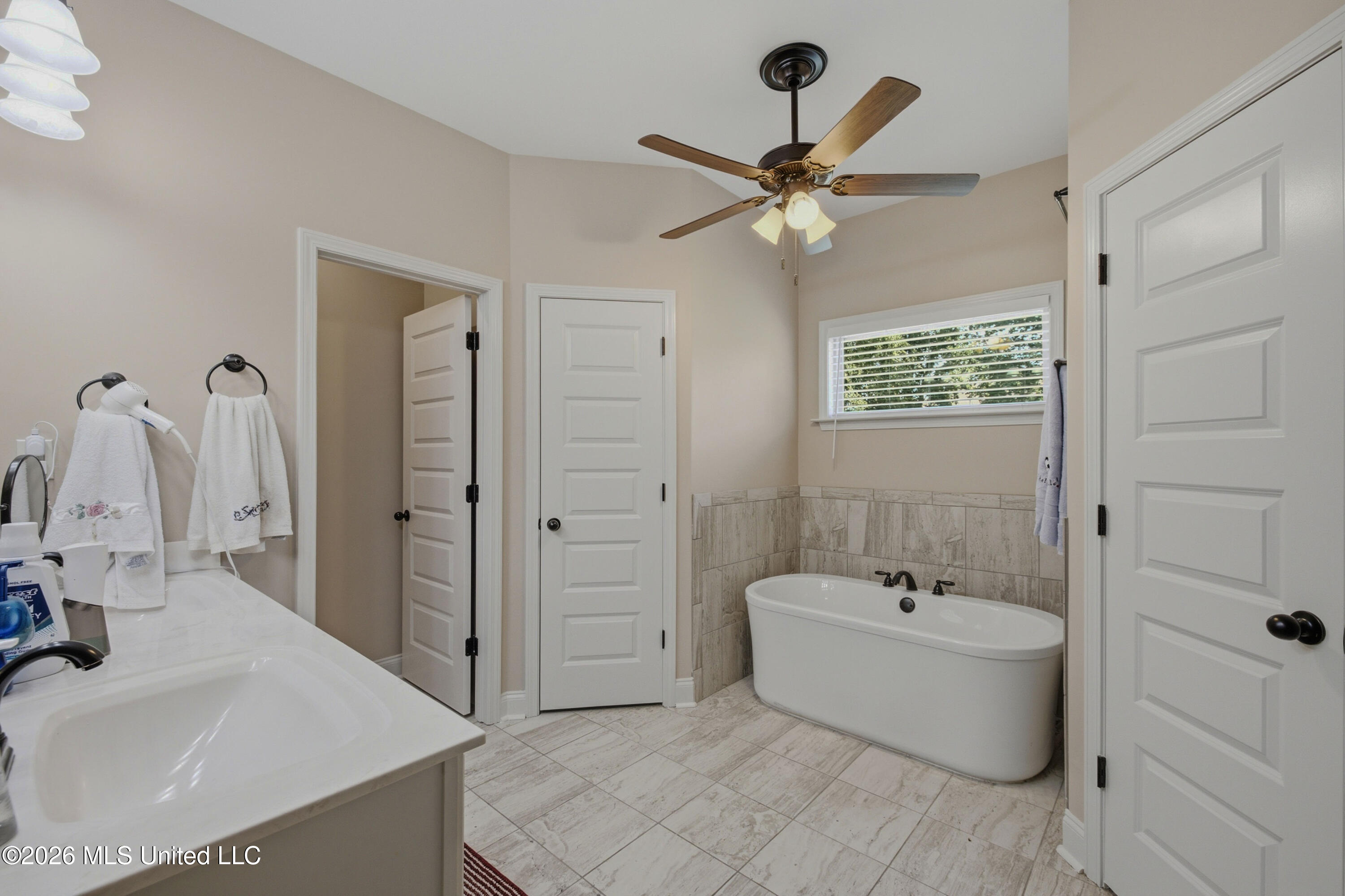2512 Washington Woods Road Property Photo 12