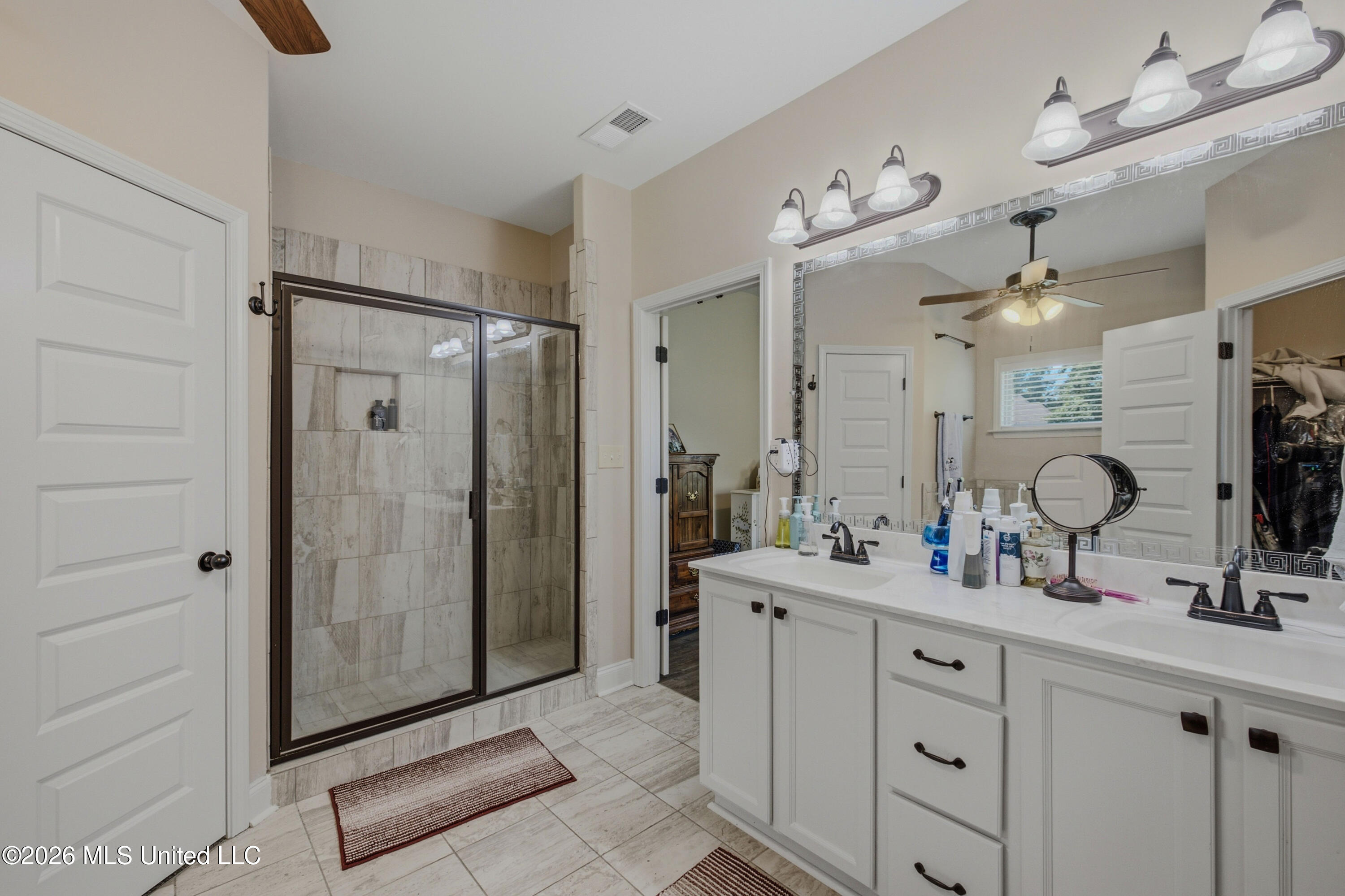 2512 Washington Woods Road Property Photo 13