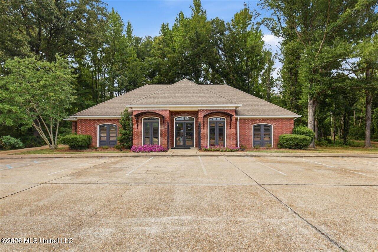 200 Forest View Drive Property Photo 2
