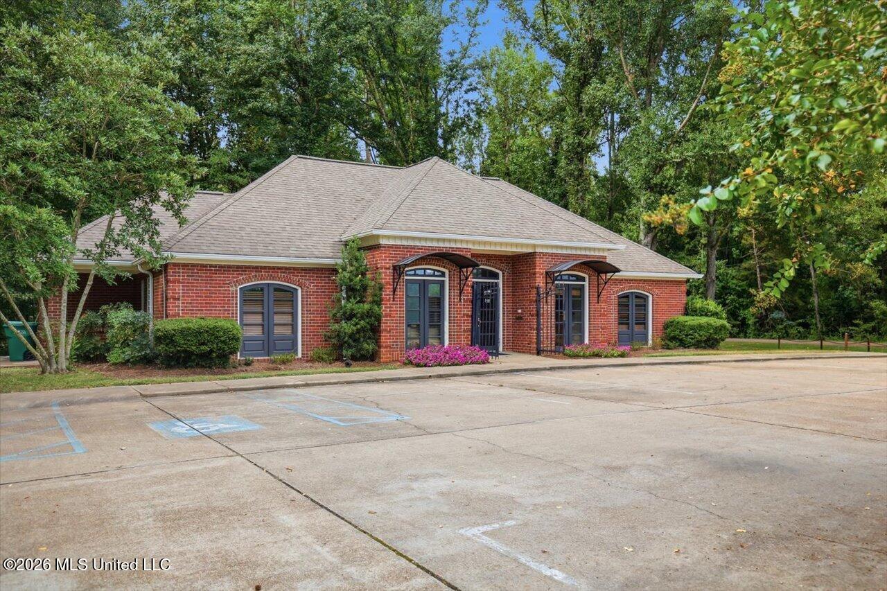 200 Forest View Drive Property Photo 4