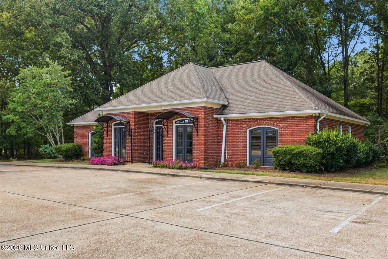 200 Forest View Drive Property Photo 5