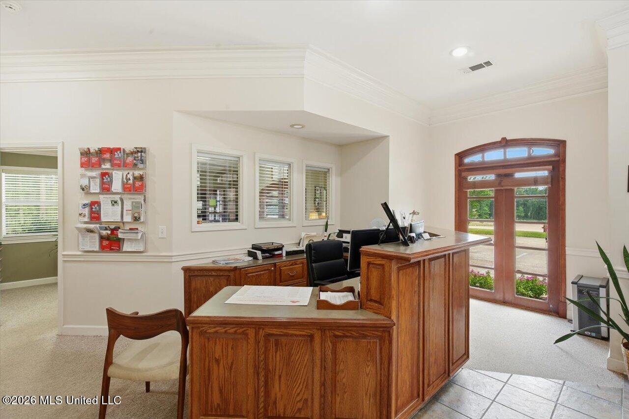 200 Forest View Drive Property Photo 11