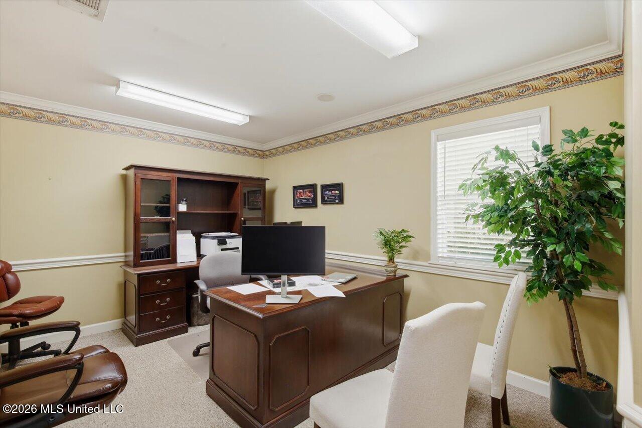 200 Forest View Drive Property Photo 16