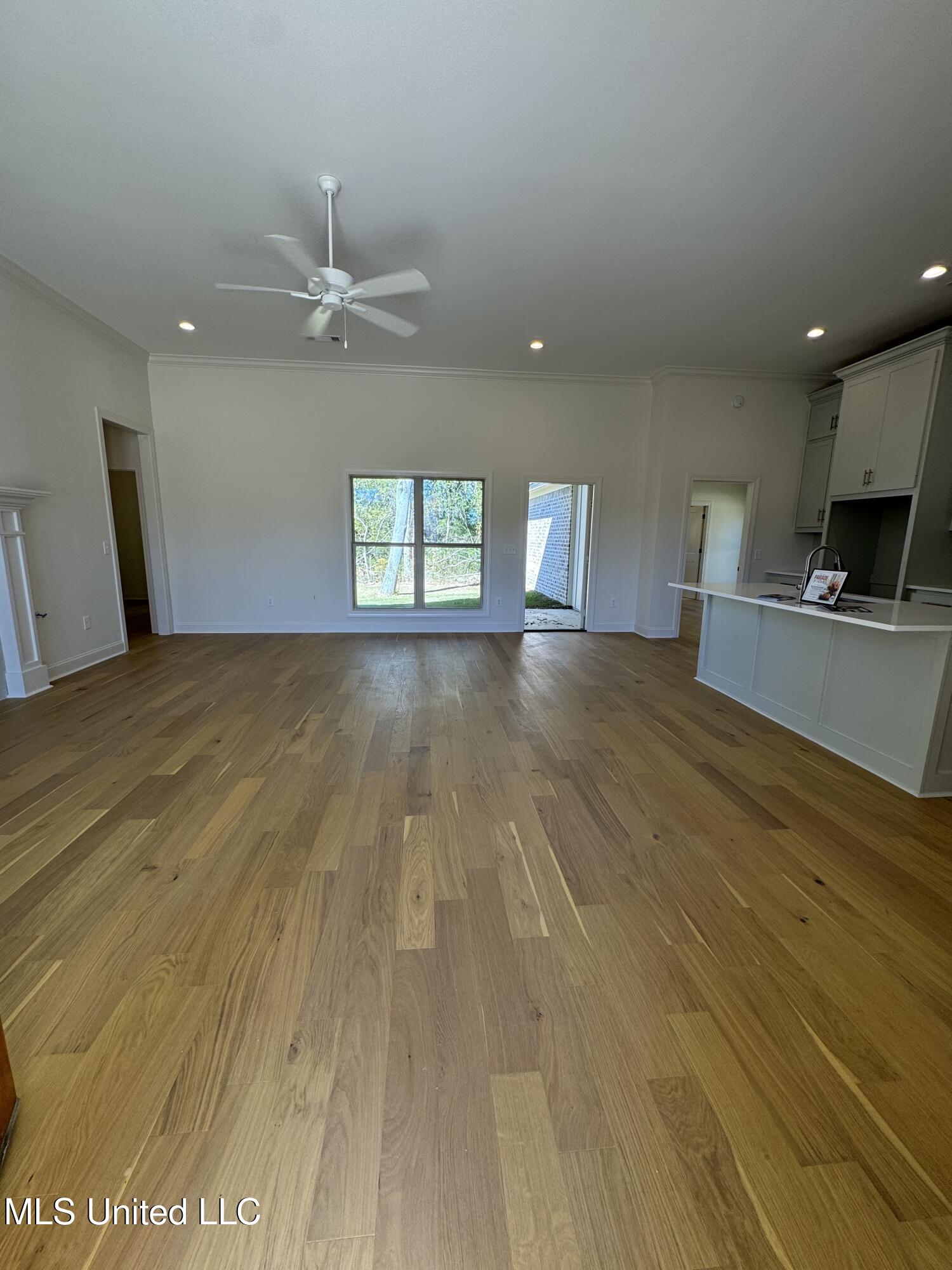 412 Butternut Drive Property Photo 2