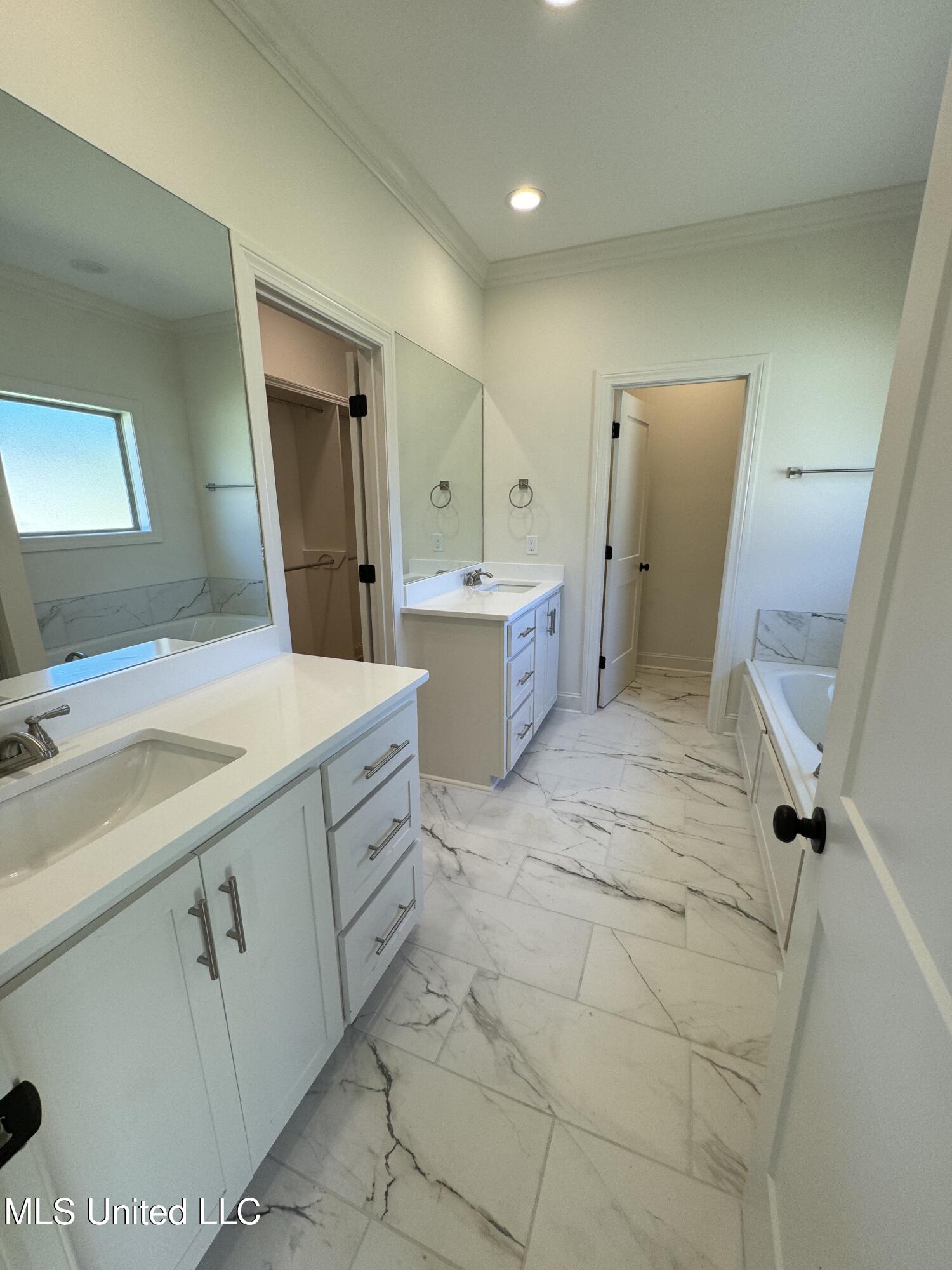 412 Butternut Drive Property Photo 8