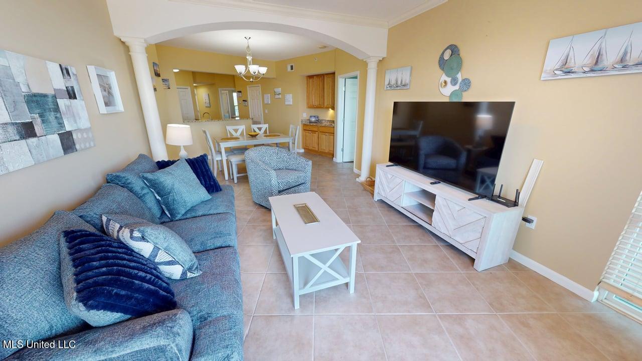 2228 Beach Drive Property Photo 3