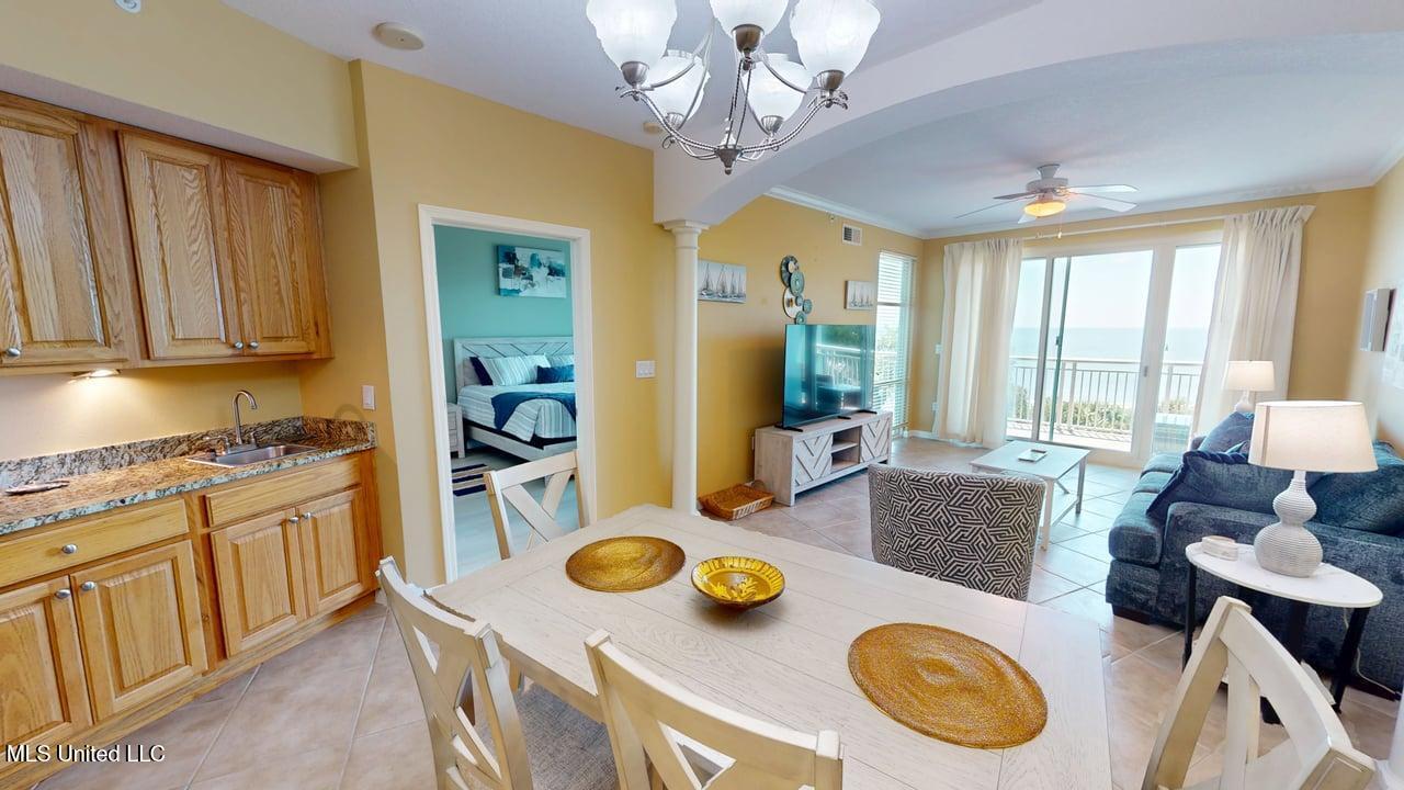 2228 Beach Drive Property Photo 4