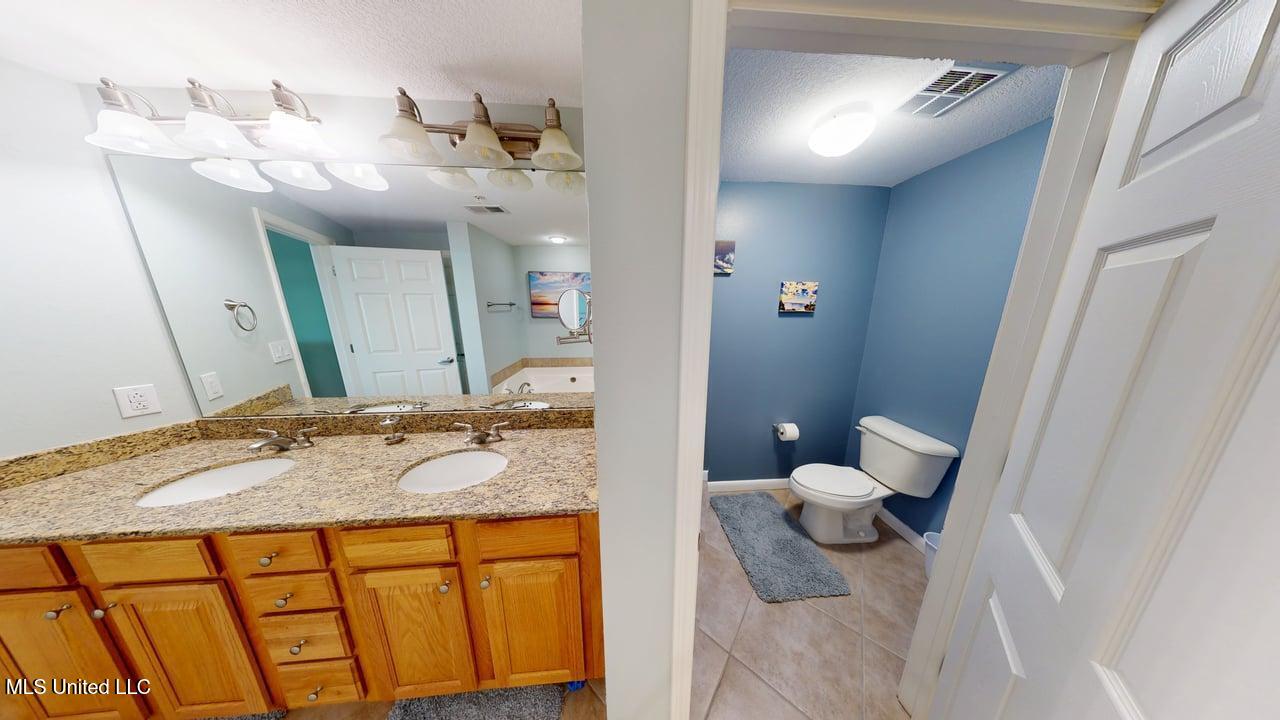 2228 Beach Drive Property Photo 8