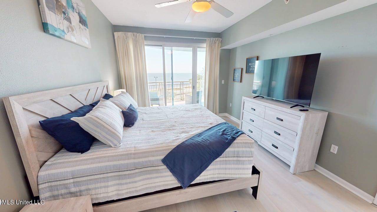 2228 Beach Drive Property Photo 9