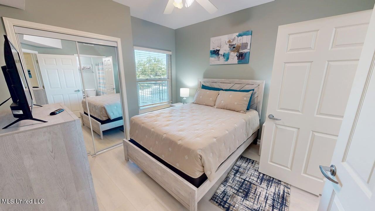 2228 Beach Drive Property Photo 11