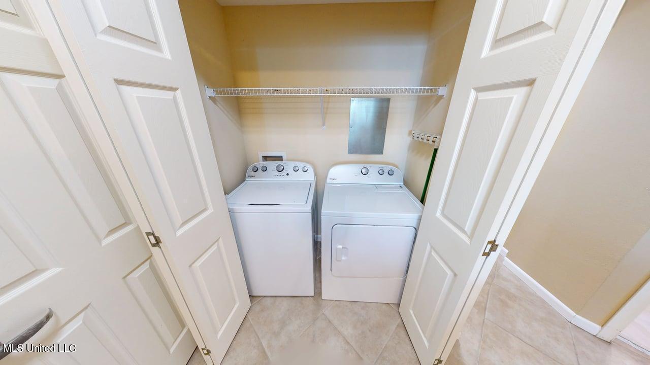 2228 Beach Drive Property Photo 15