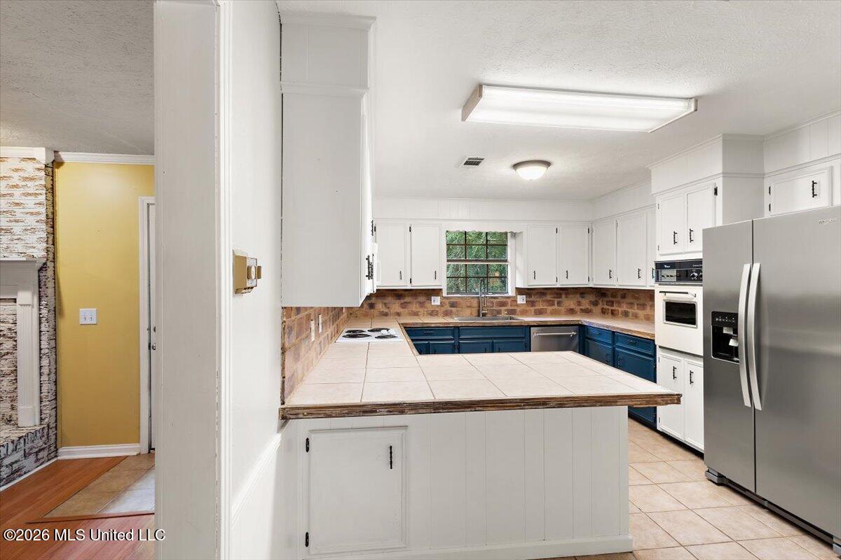 44 Sunline Court Property Photo 6