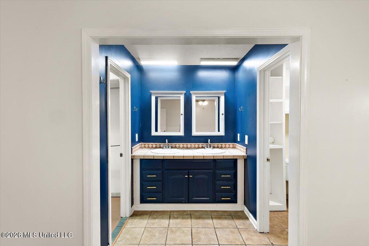 44 Sunline Court Property Photo 13