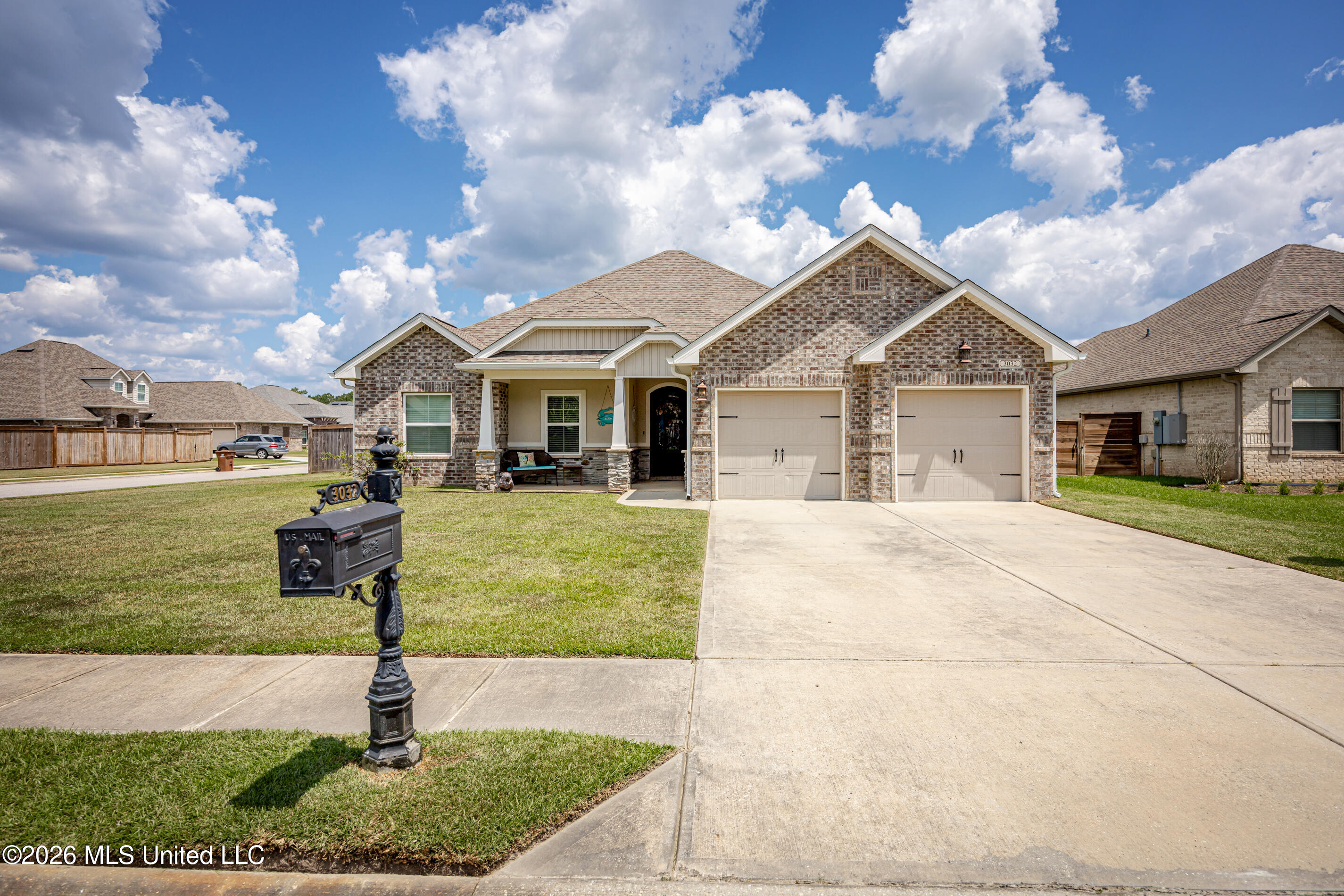 3032 Rue Michelle Property Photo 3