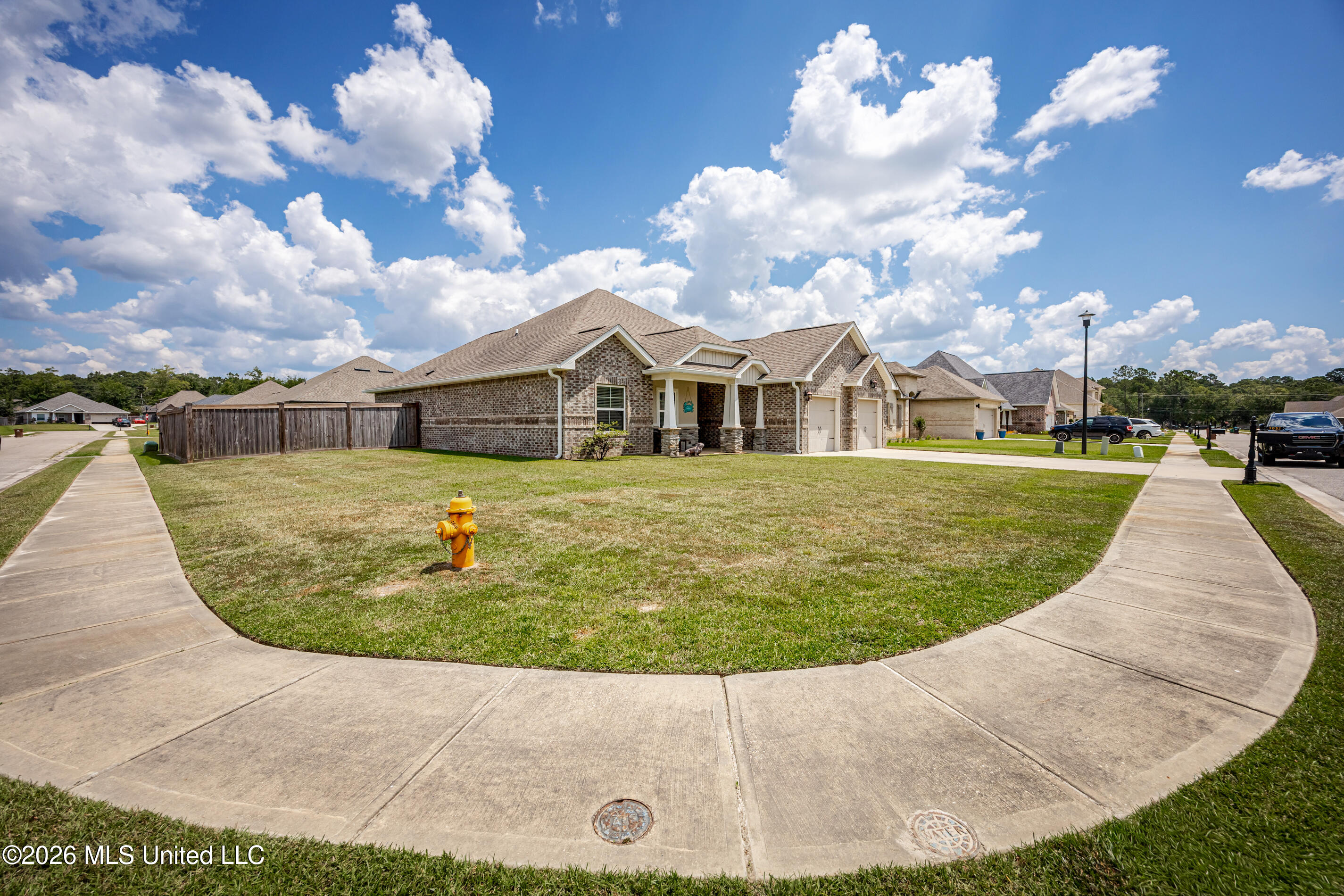 3032 Rue Michelle Property Photo 4