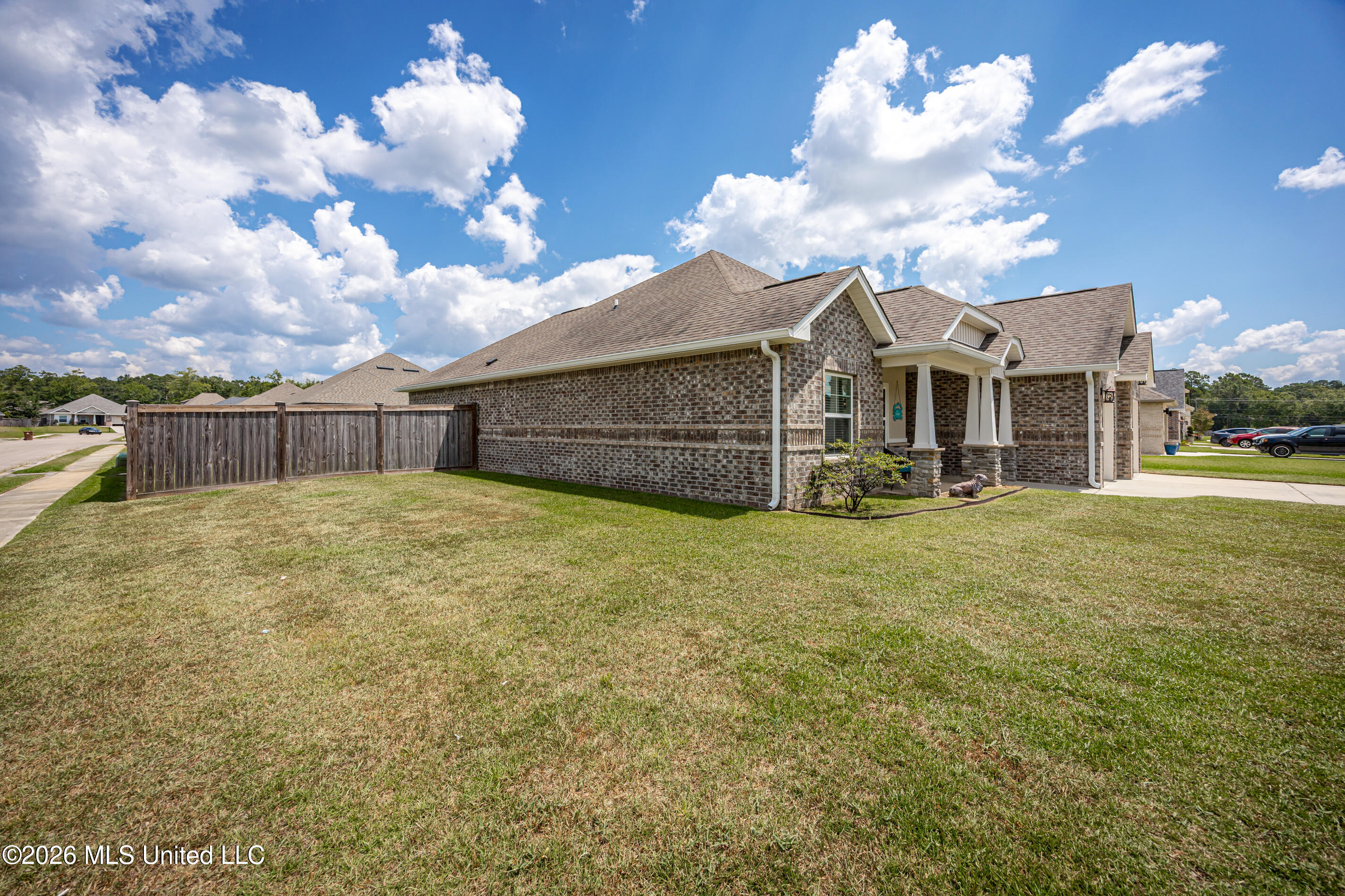 3032 Rue Michelle Property Photo 5