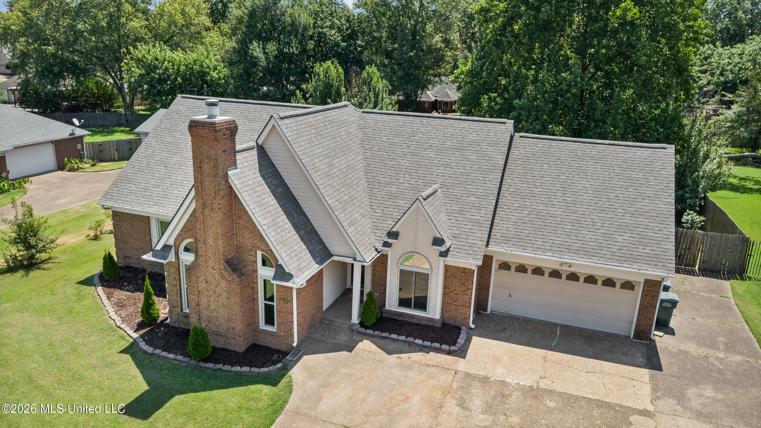 7264 Flower Creek Drive Property Photo 6