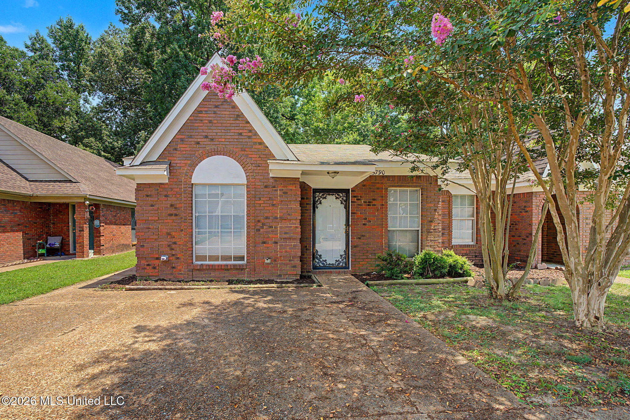 5790 E Garden Walk Property Photo 2