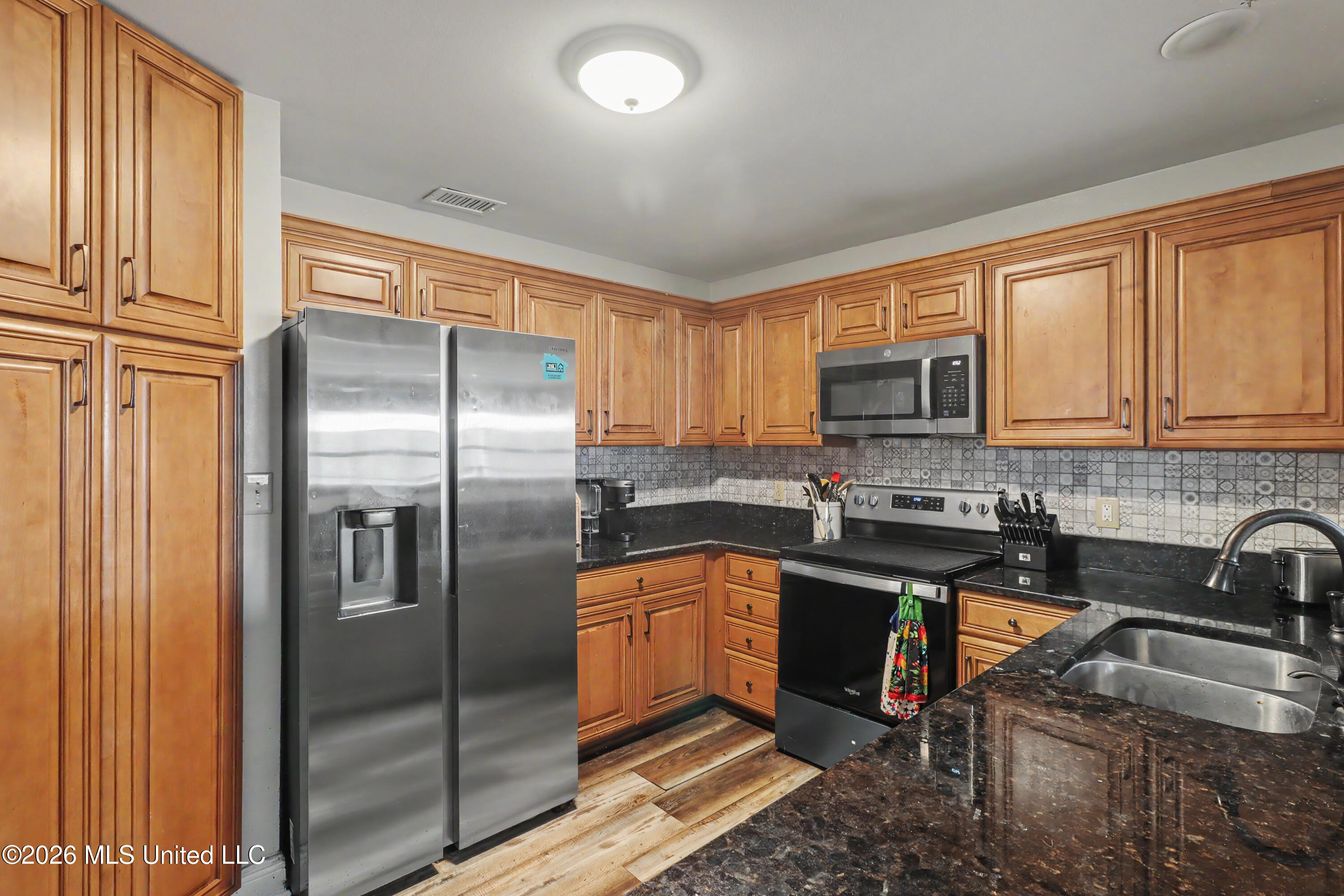 20 Woodglen Drive Property Photo 5